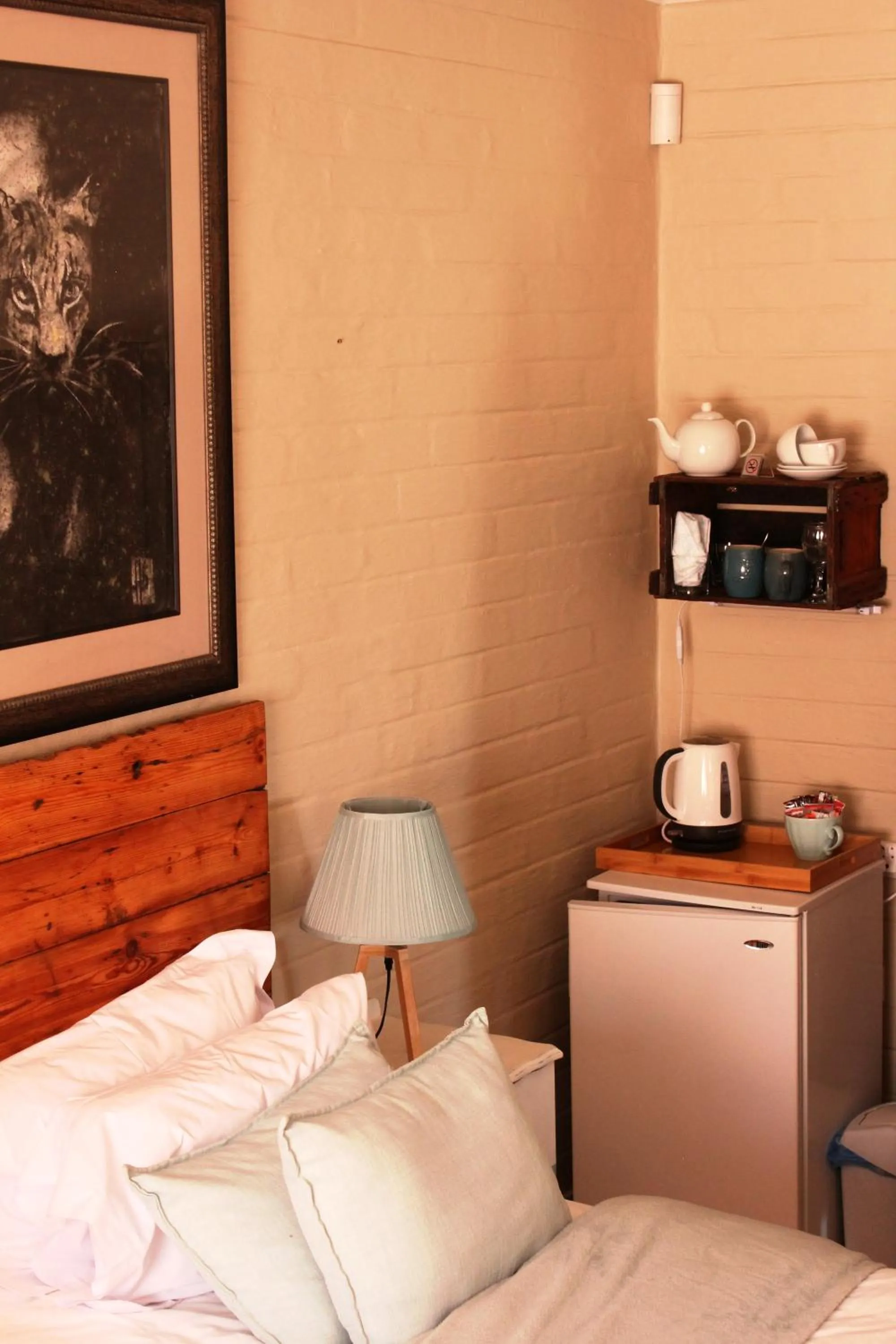 Kitchen or kitchenette in The-Ark B&B