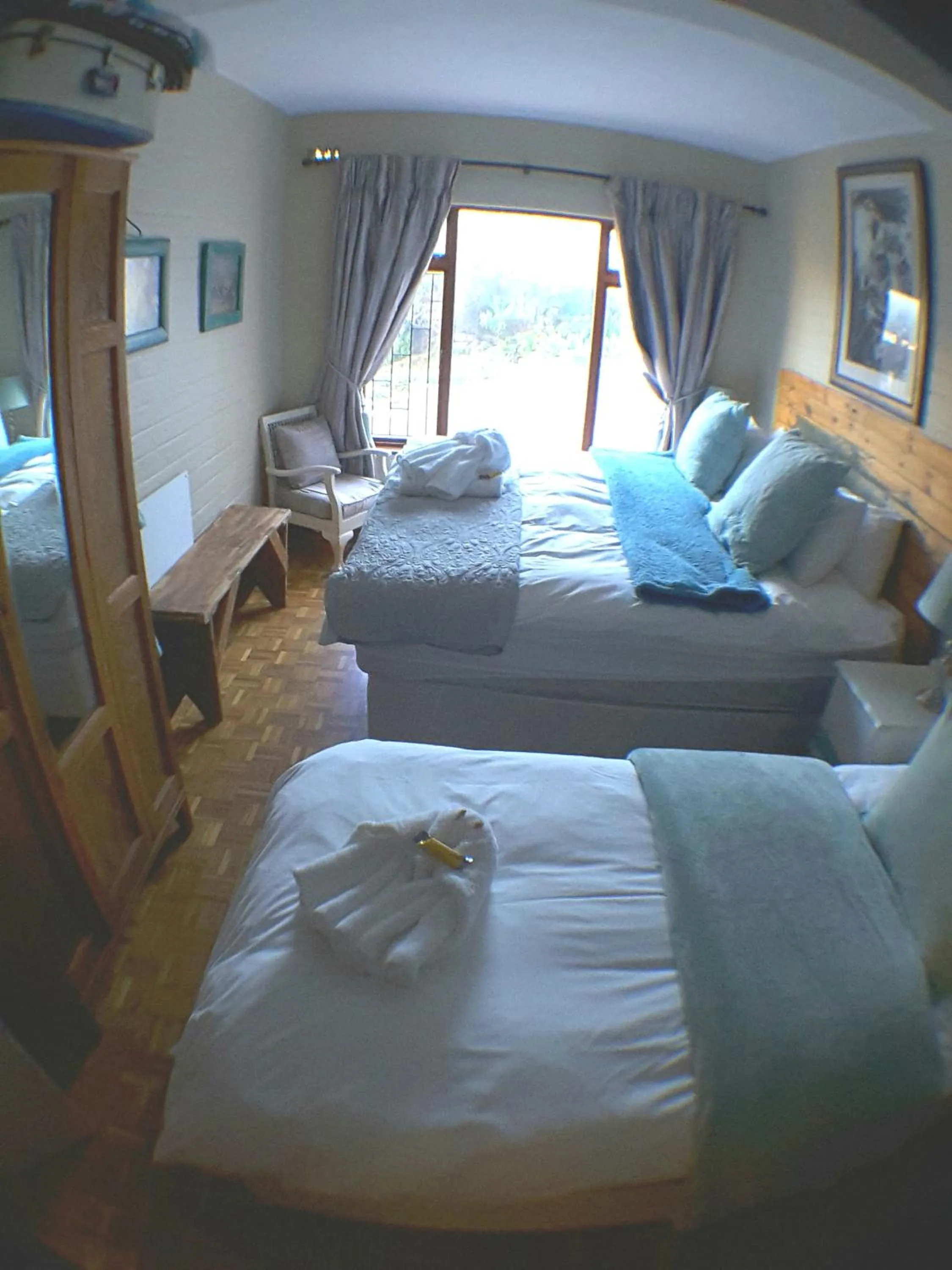 Photo of the whole room in The-Ark B&B