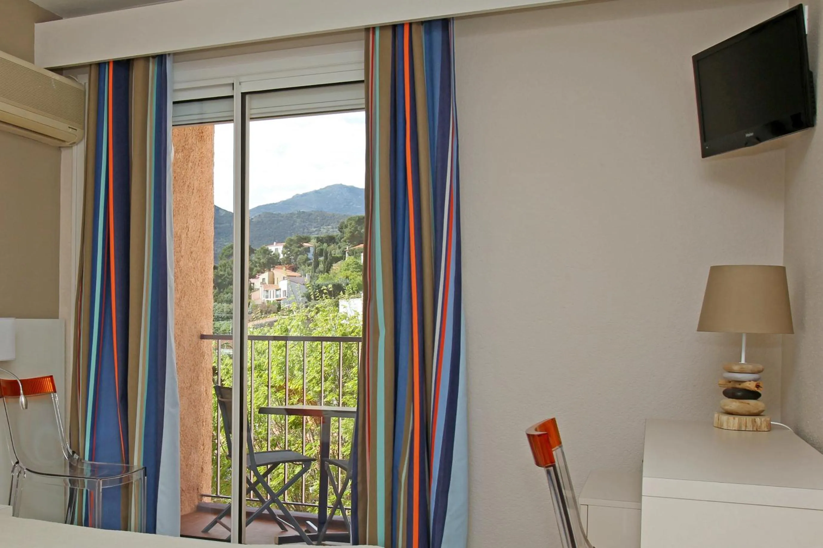 Day in Hotel Méditerranée