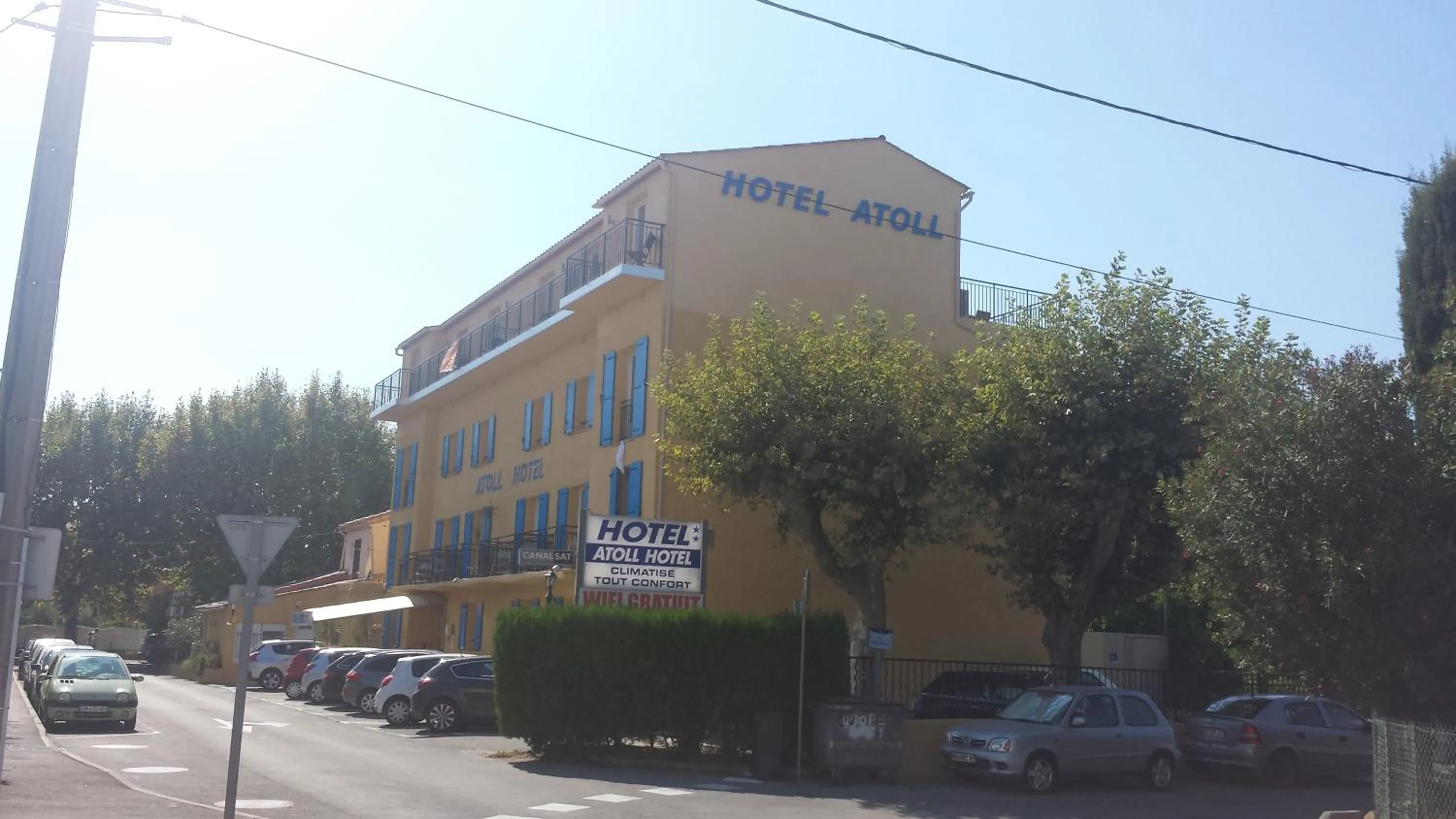Facade/entrance in Atoll Hotel restaurant
