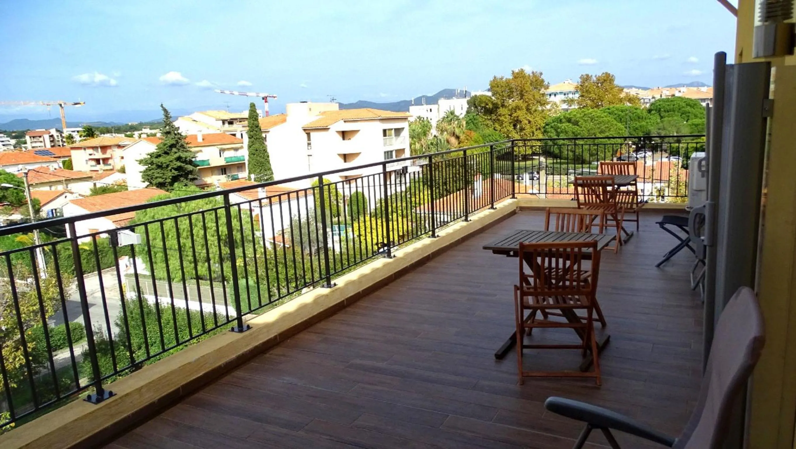 Neighbourhood in Atoll Hotel restaurant