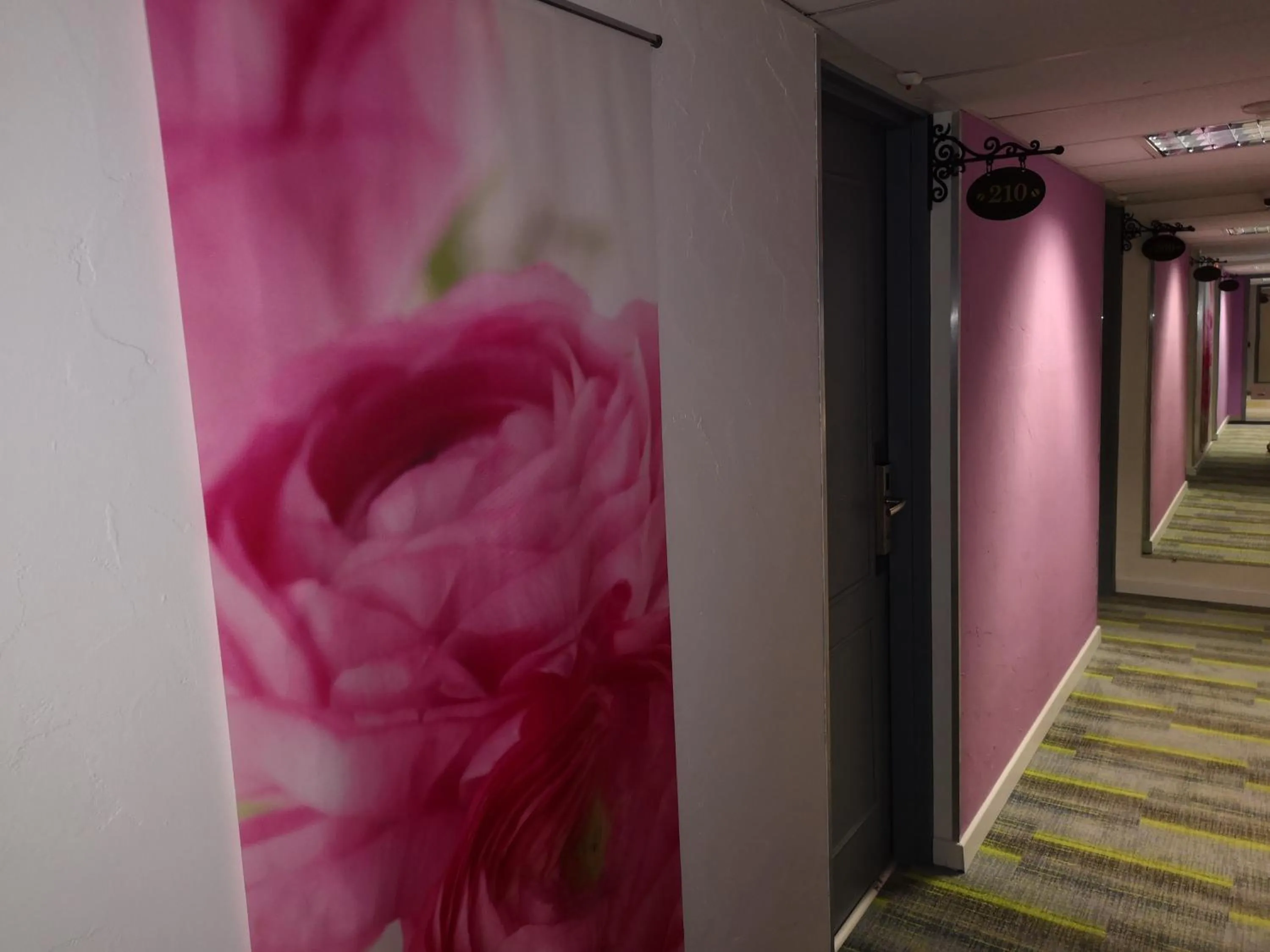 Property building in Atoll Hotel restaurant