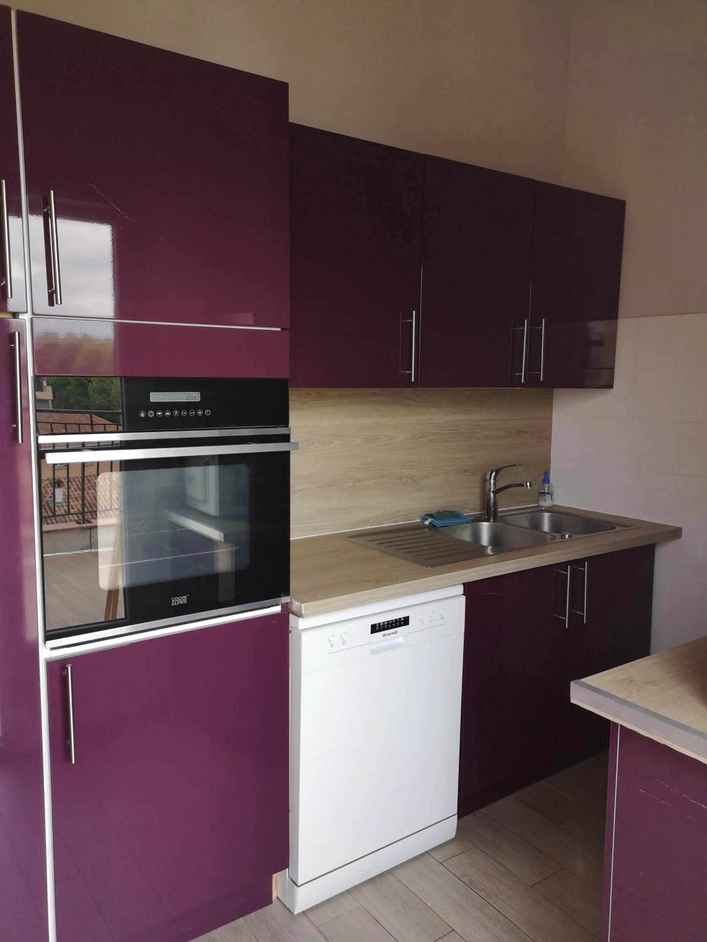 Kitchen or kitchenette in Atoll Hotel restaurant