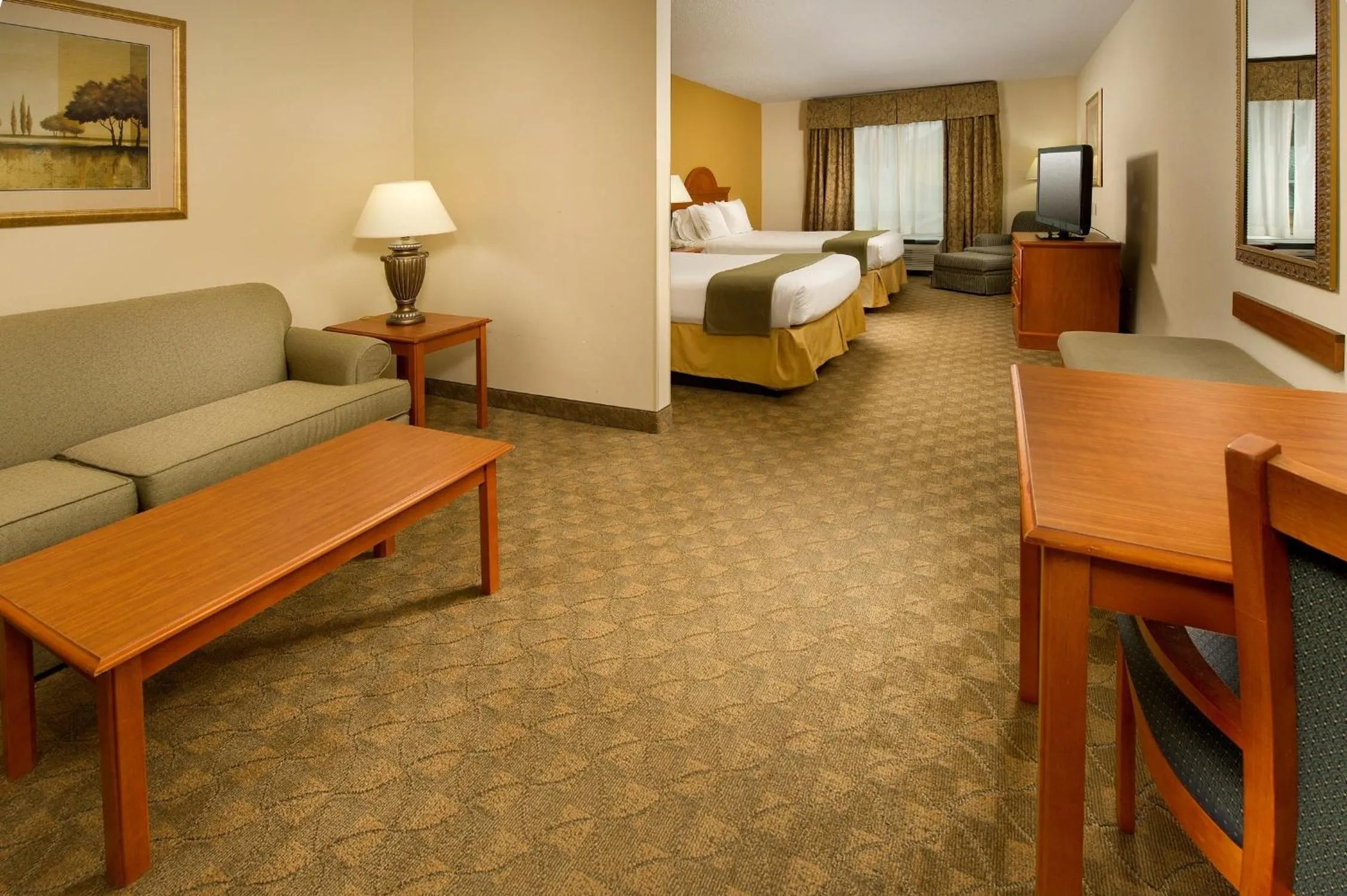 Photo of the whole room, Bed in Holiday Inn Express Hotel & Suites Lenoir City Knoxville Area by IHG