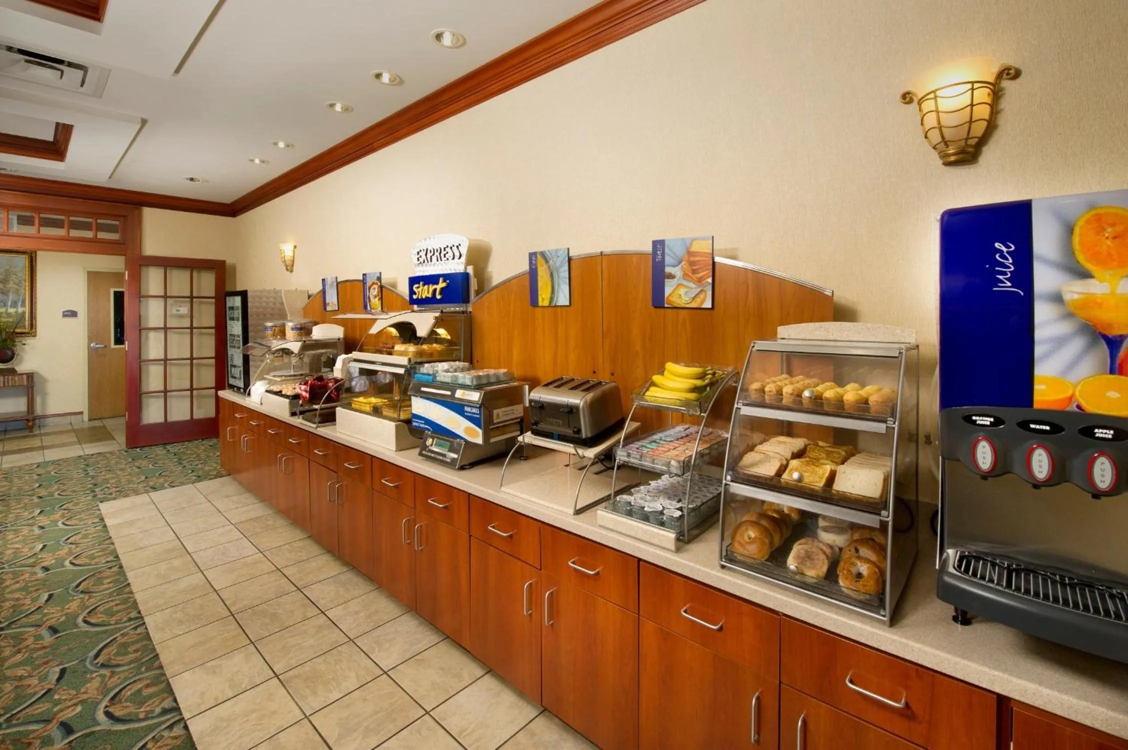 Restaurant/places to eat in Holiday Inn Express Hotel & Suites Lenoir City Knoxville Area by IHG
