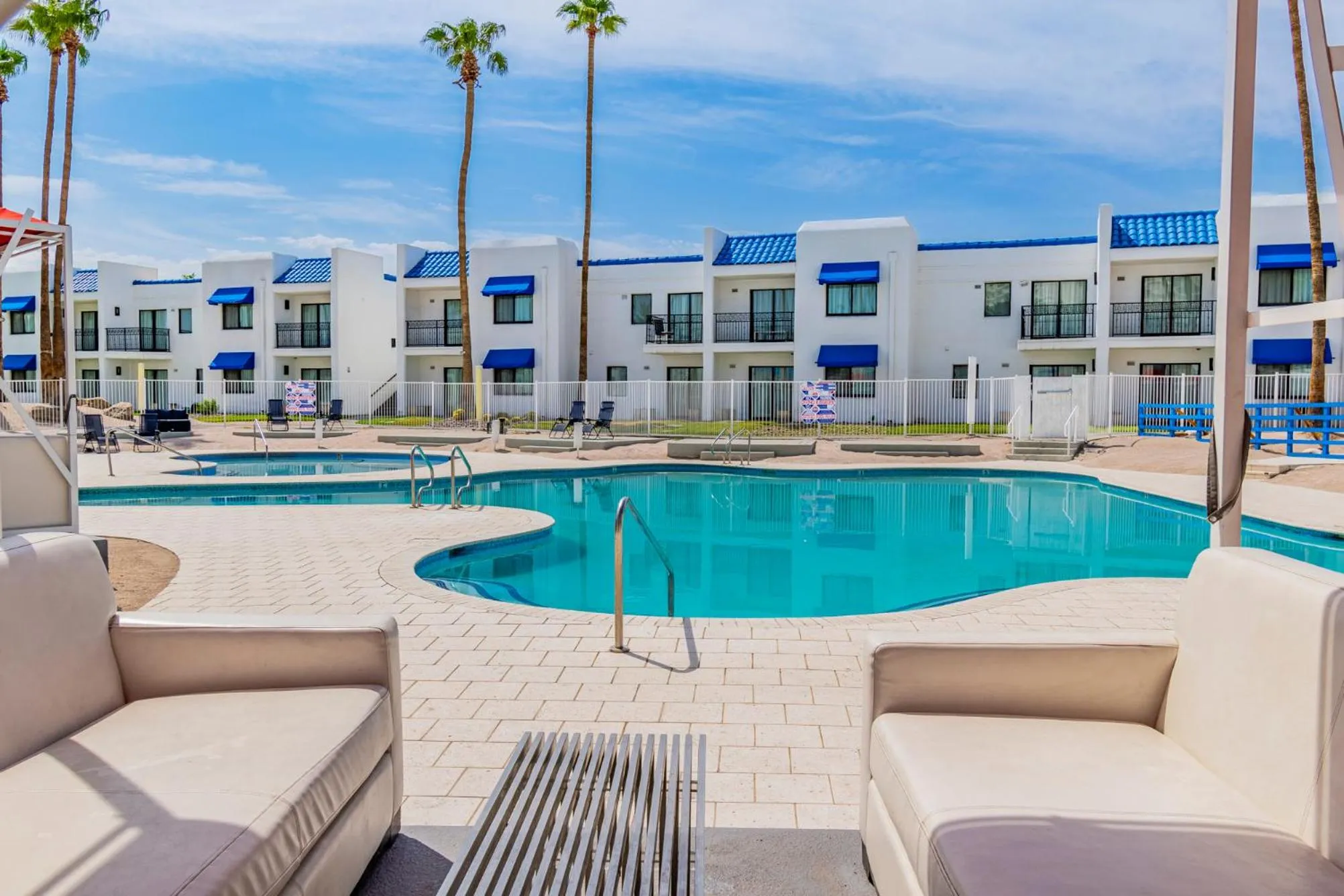 Swimming pool in Serene Vegas Boutique Hotel Las Vegas