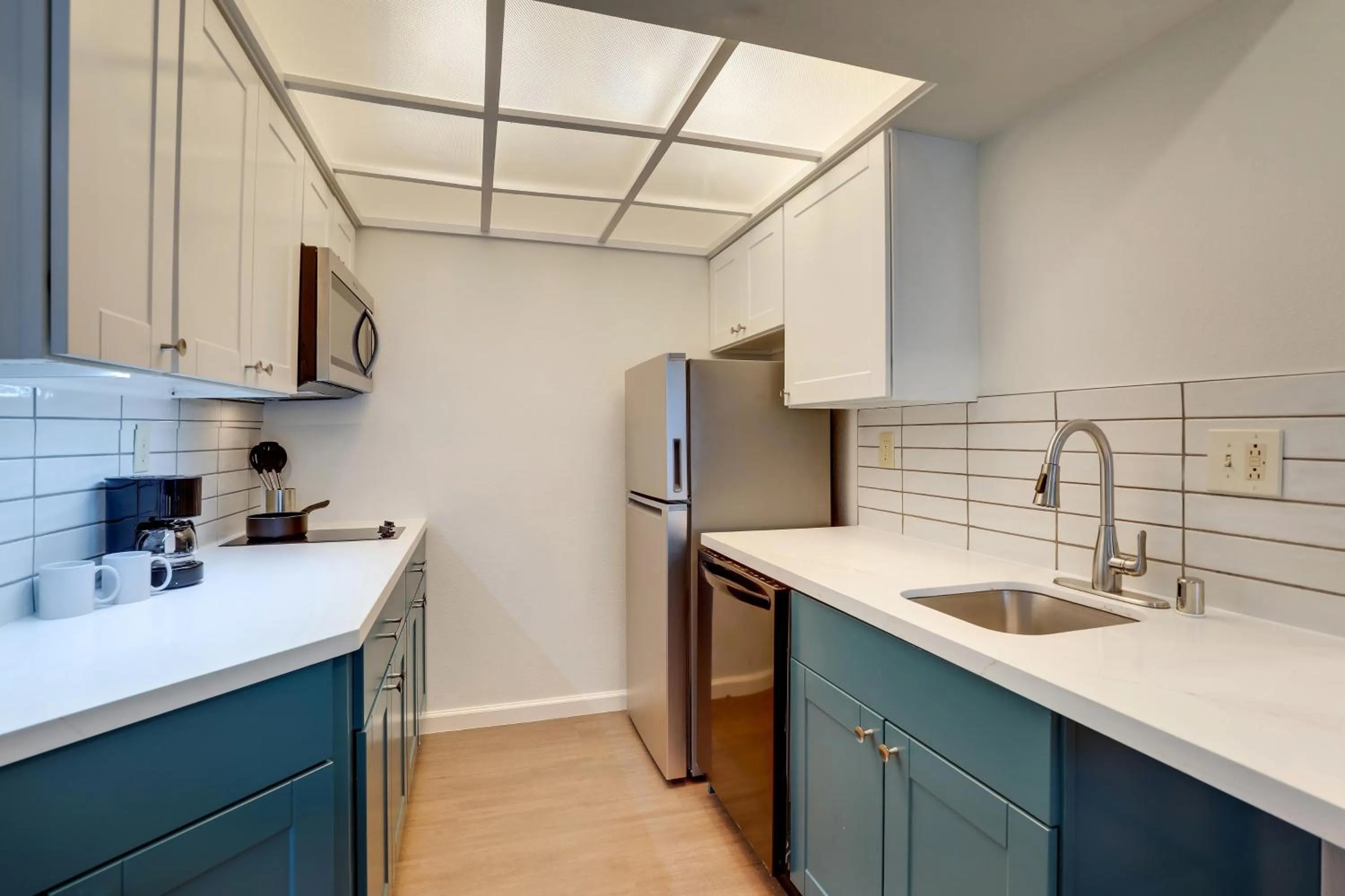 Kitchen or kitchenette in Sonesta ES Suites San Jose - Airport