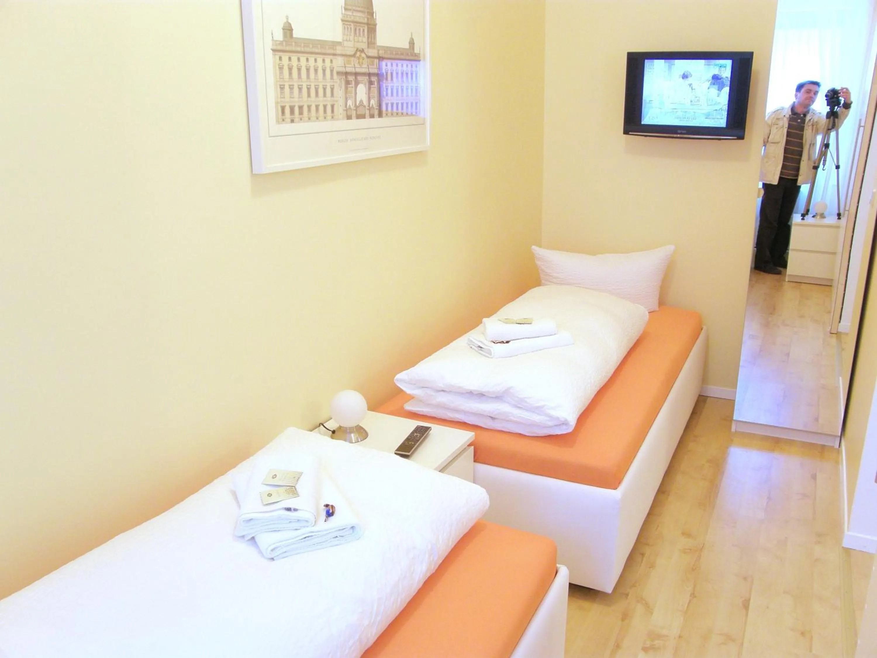 Photo of the whole room, Bed in City Guesthouse Pension Berlin