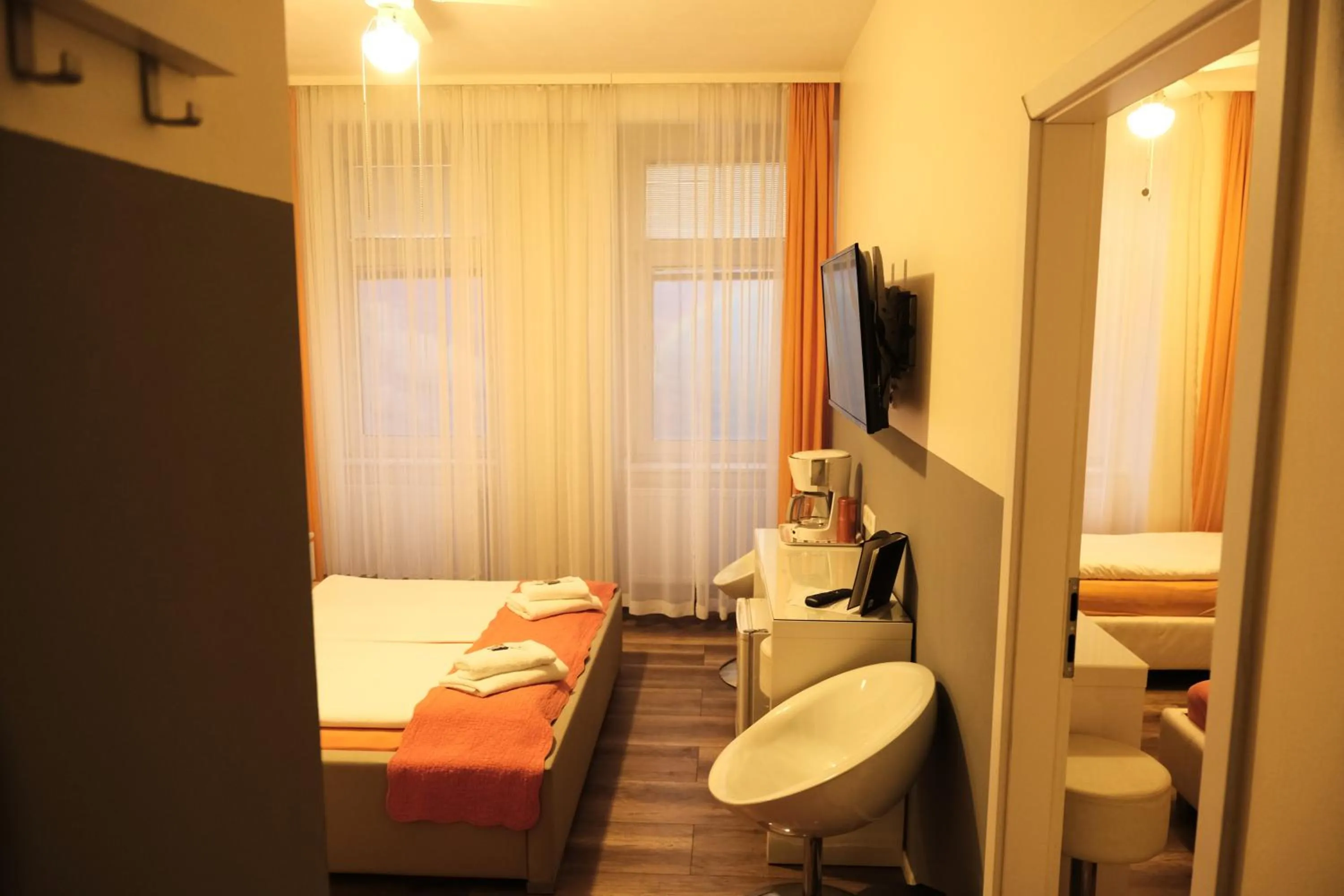 Bed in City Guesthouse Pension Berlin