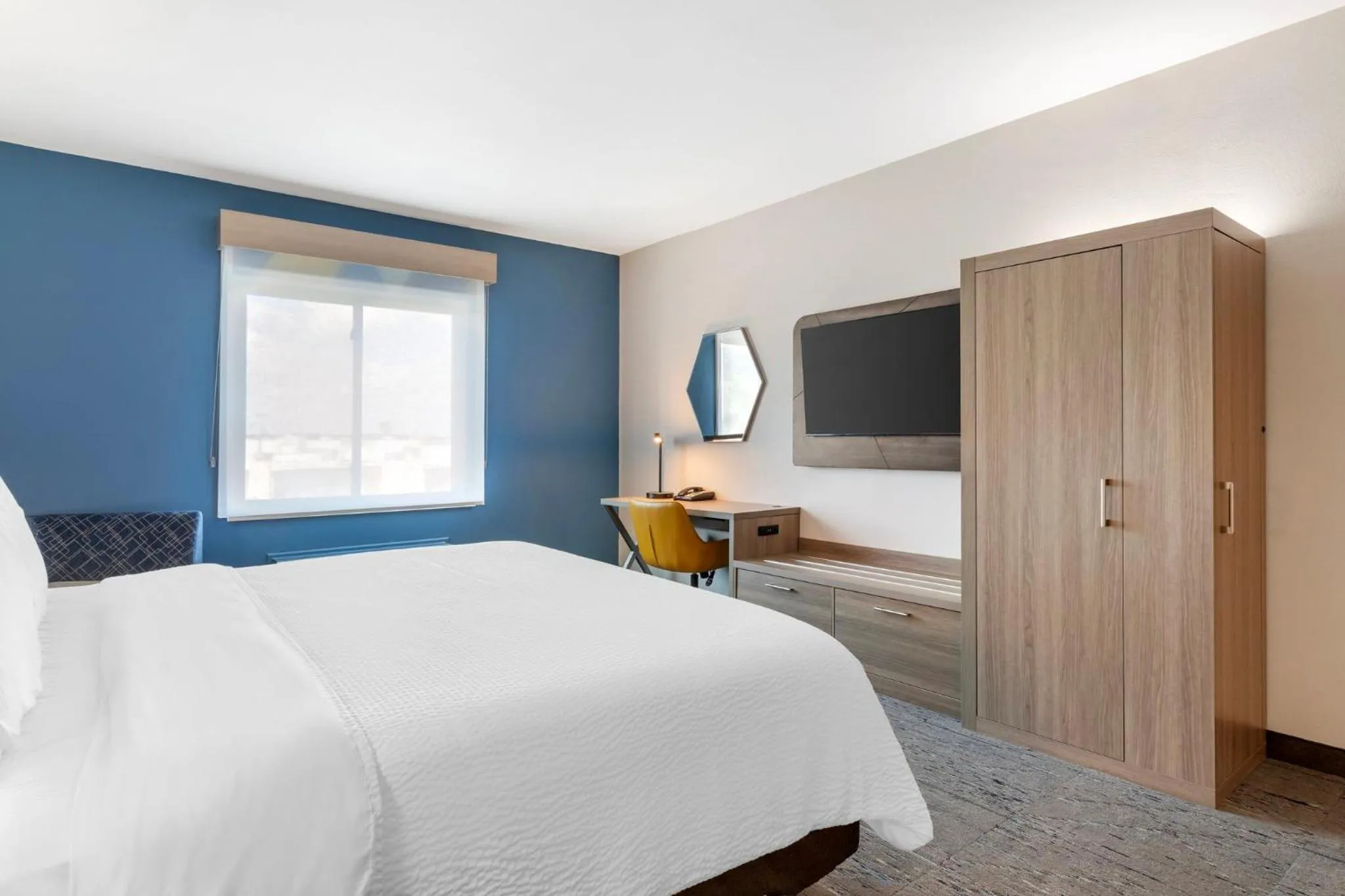 Photo of the whole room, Bed in Holiday Inn Express Hotel and Suites Alice by IHG