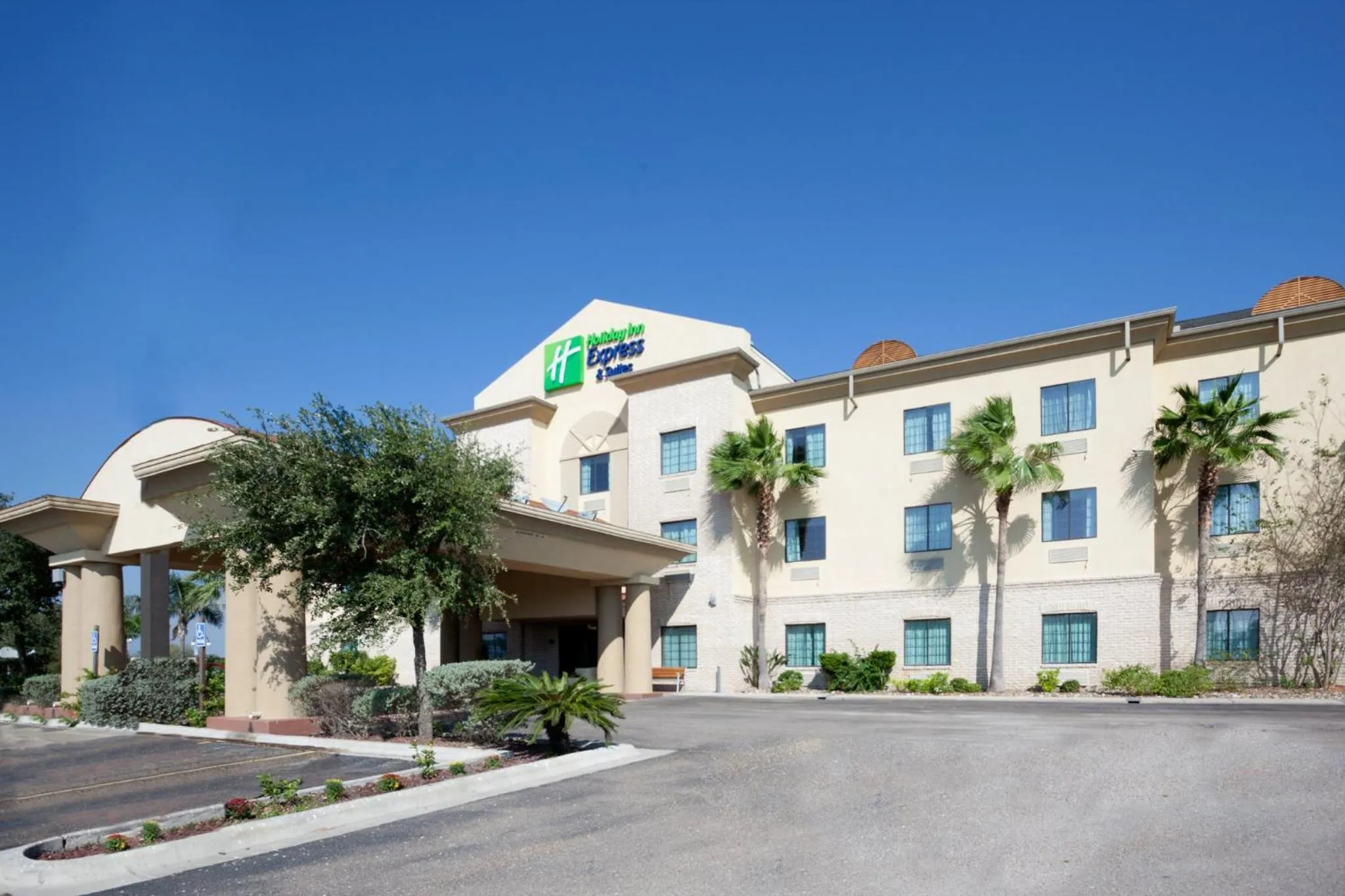 Property building in Holiday Inn Express Hotel and Suites Alice by IHG