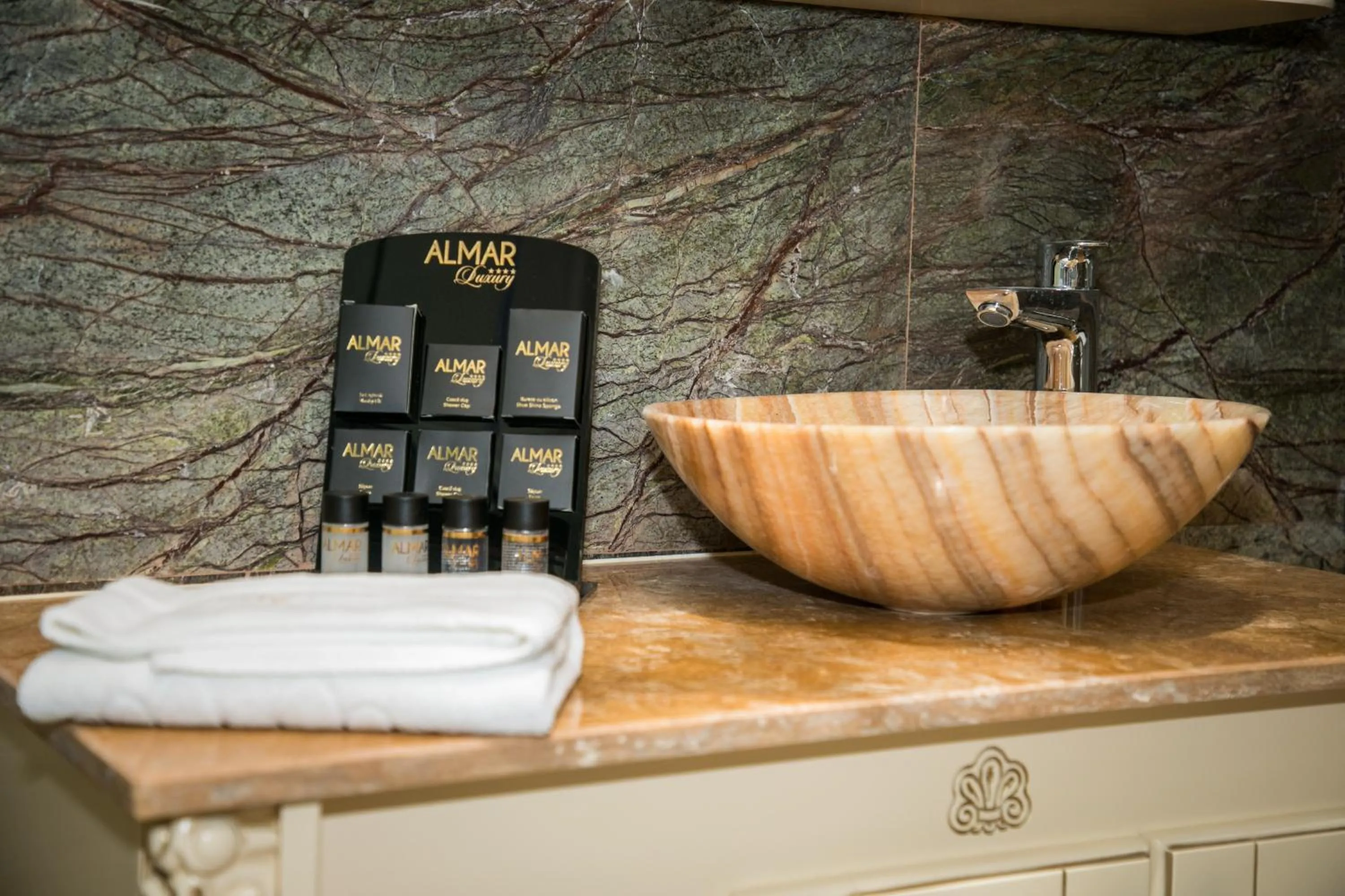 Almar Lake View Boutique H Adults Only