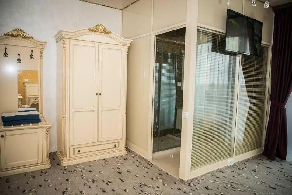 Almar Lake View Boutique H Adults Only