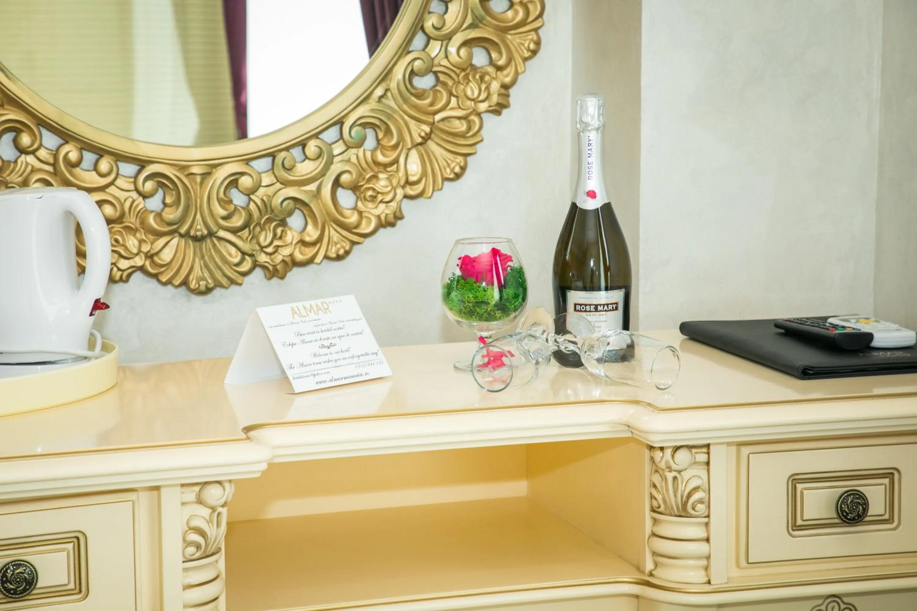 Almar Lake View Boutique H Adults Only