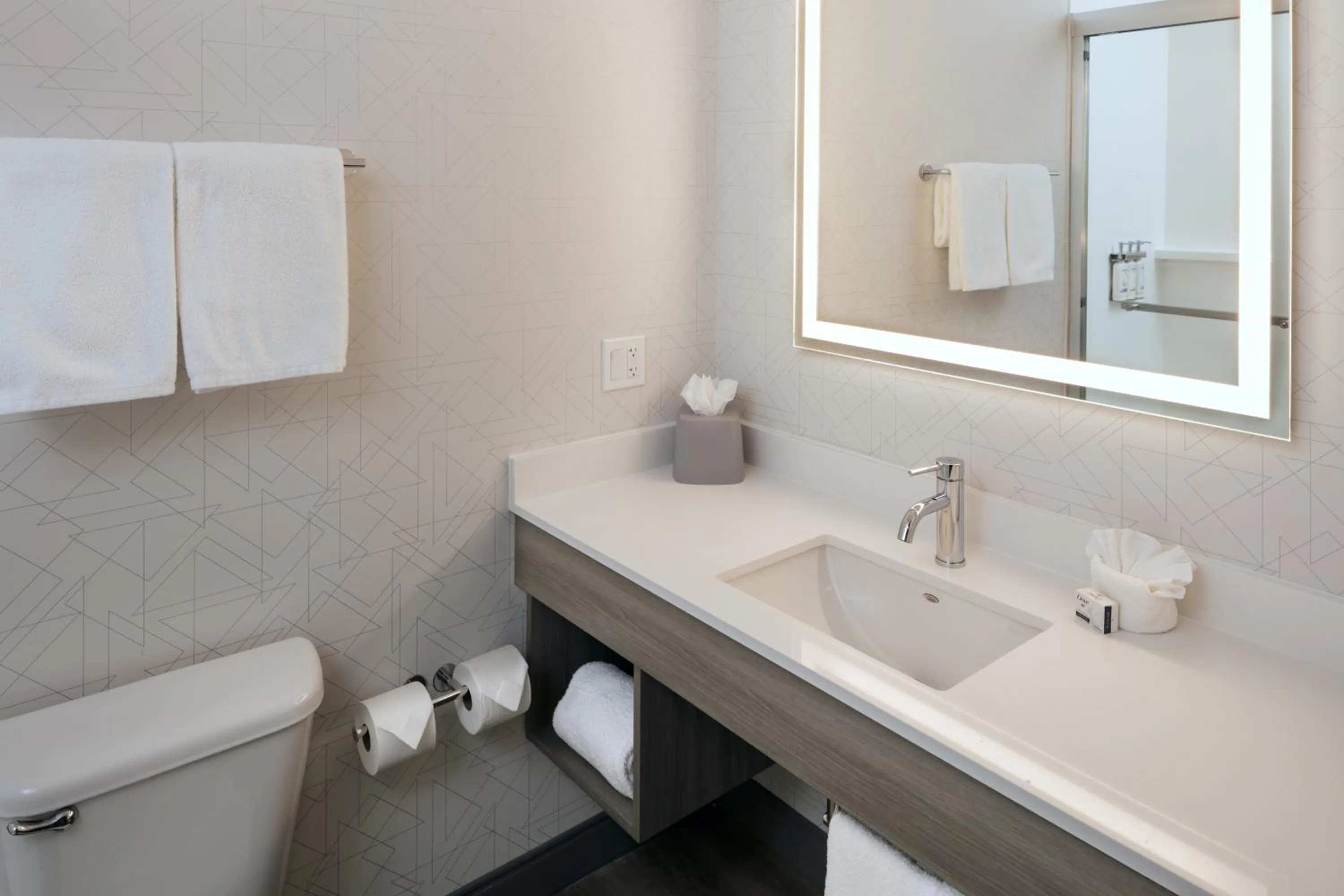 Bathroom in Holiday Inn Express Corvallis-On the River by IHG