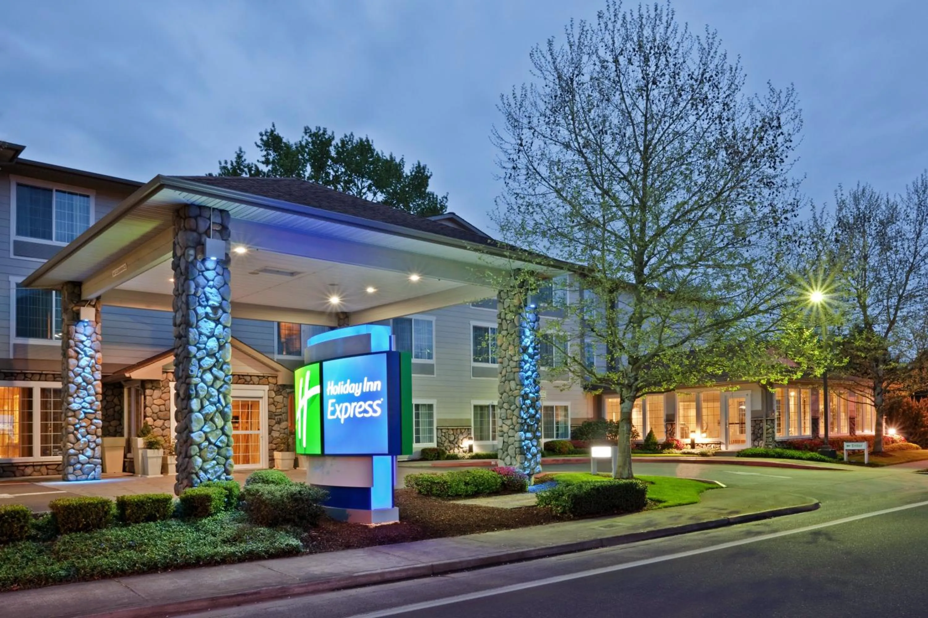 Property building in Holiday Inn Express Corvallis-On the River by IHG
