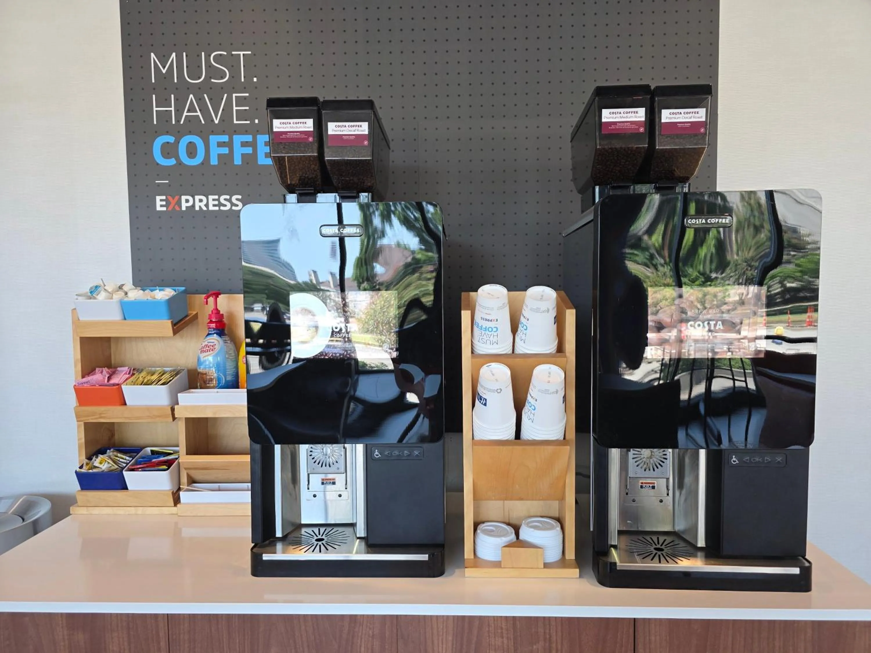 Lobby or reception in Holiday Inn Express & Suites Fort Worth Downtown by IHG