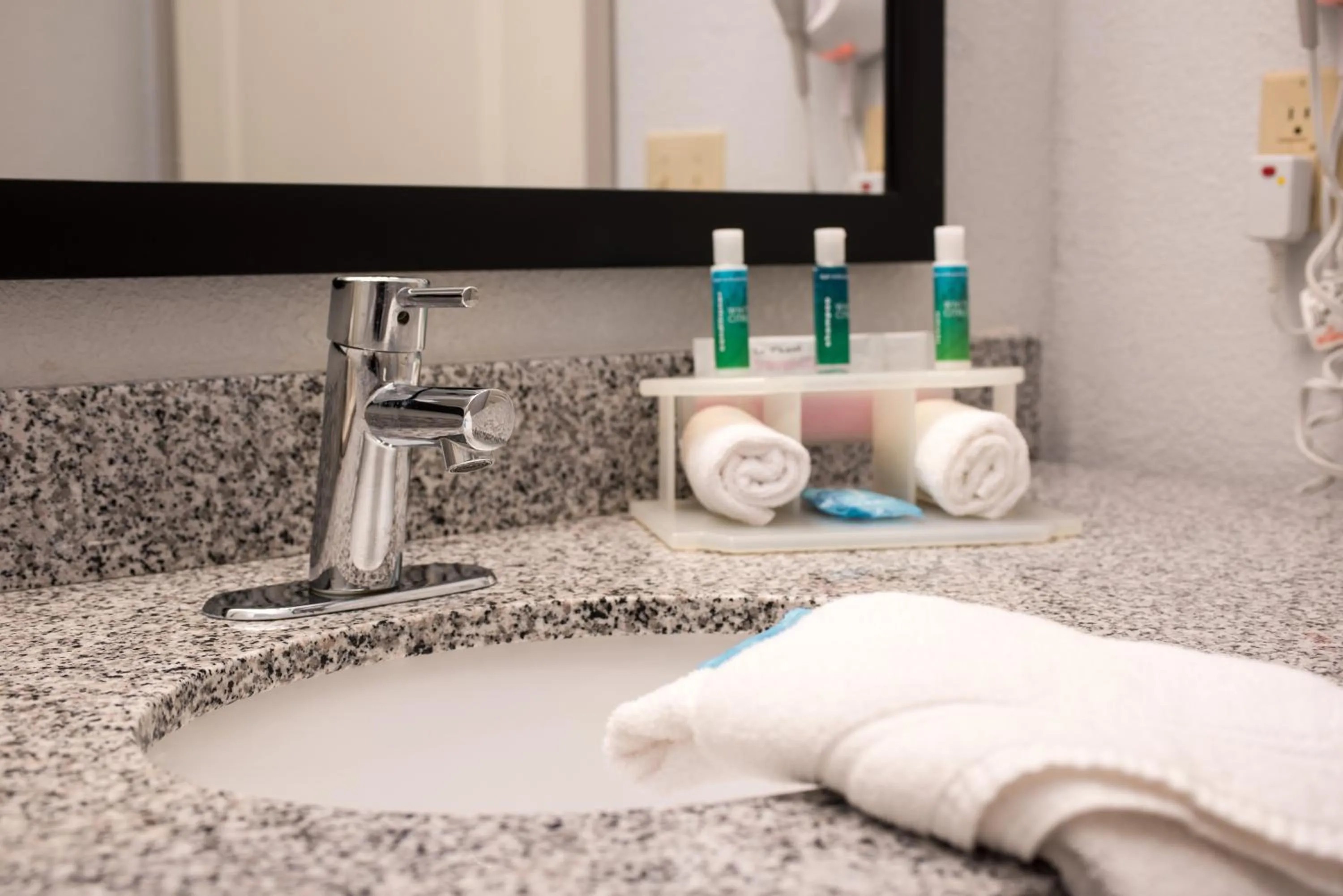 Bedroom in Holiday Inn Express & Suites Alamogordo Highway 54/70 by IHG