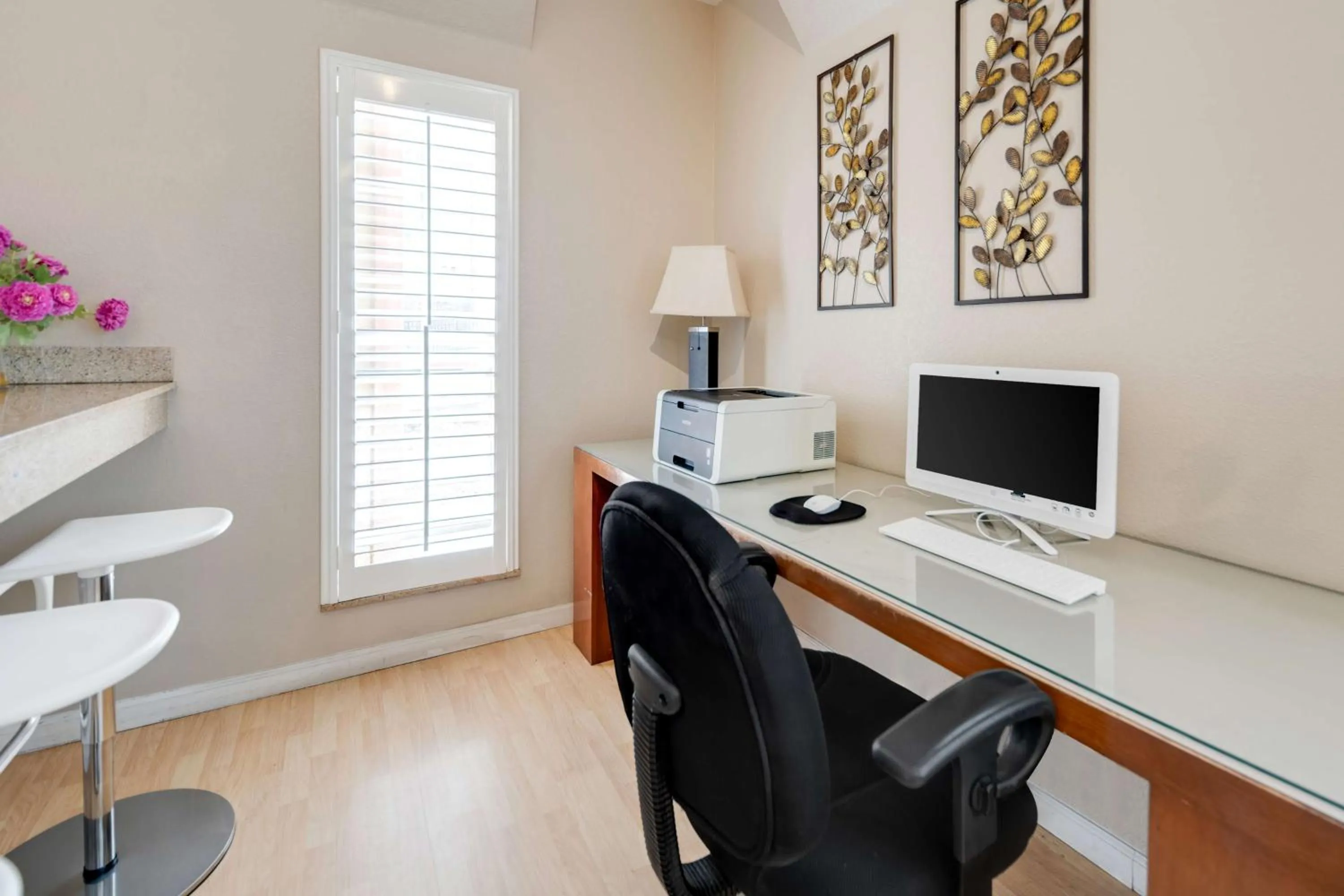 Business facilities in SureStayPlus Hotel by Best Western San Jose Central City