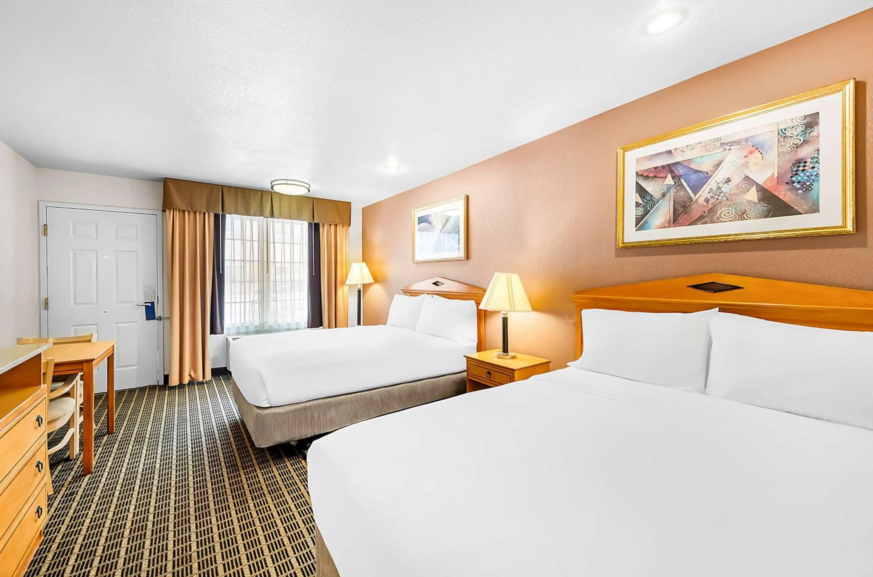 Bedroom, Bed in SureStayPlus Hotel by Best Western San Jose Central City