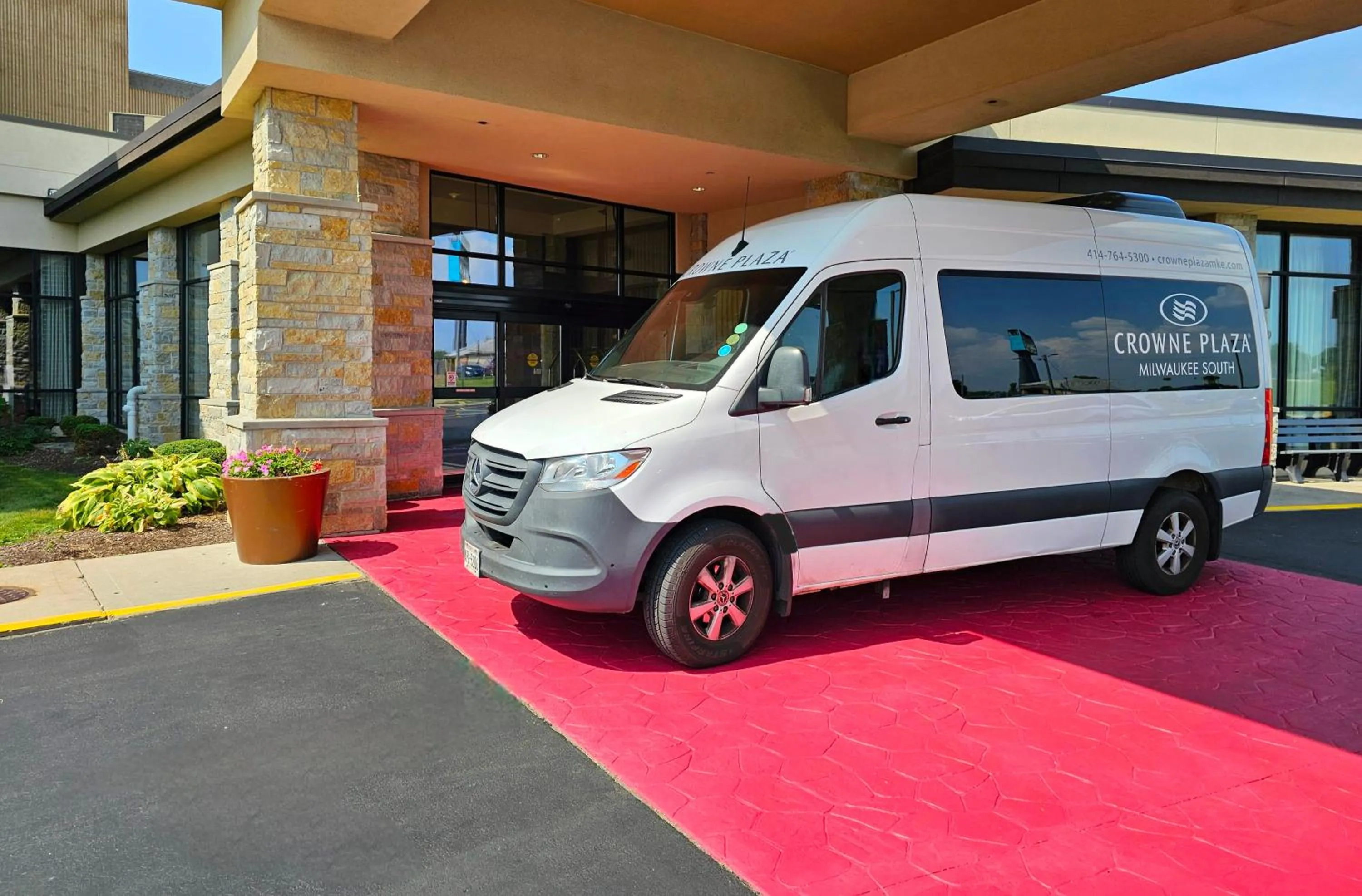 Decorative detail in Crowne Plaza Milwaukee Airport by IHG