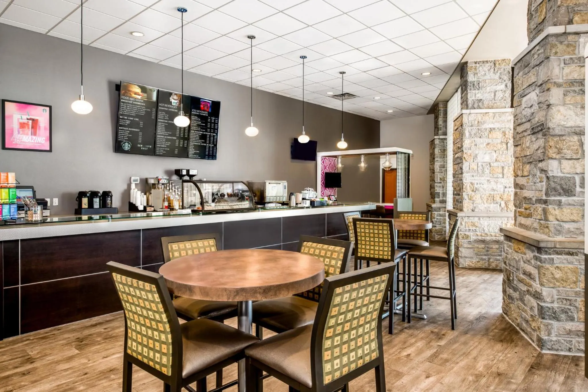 Restaurant/places to eat in Crowne Plaza Milwaukee Airport by IHG