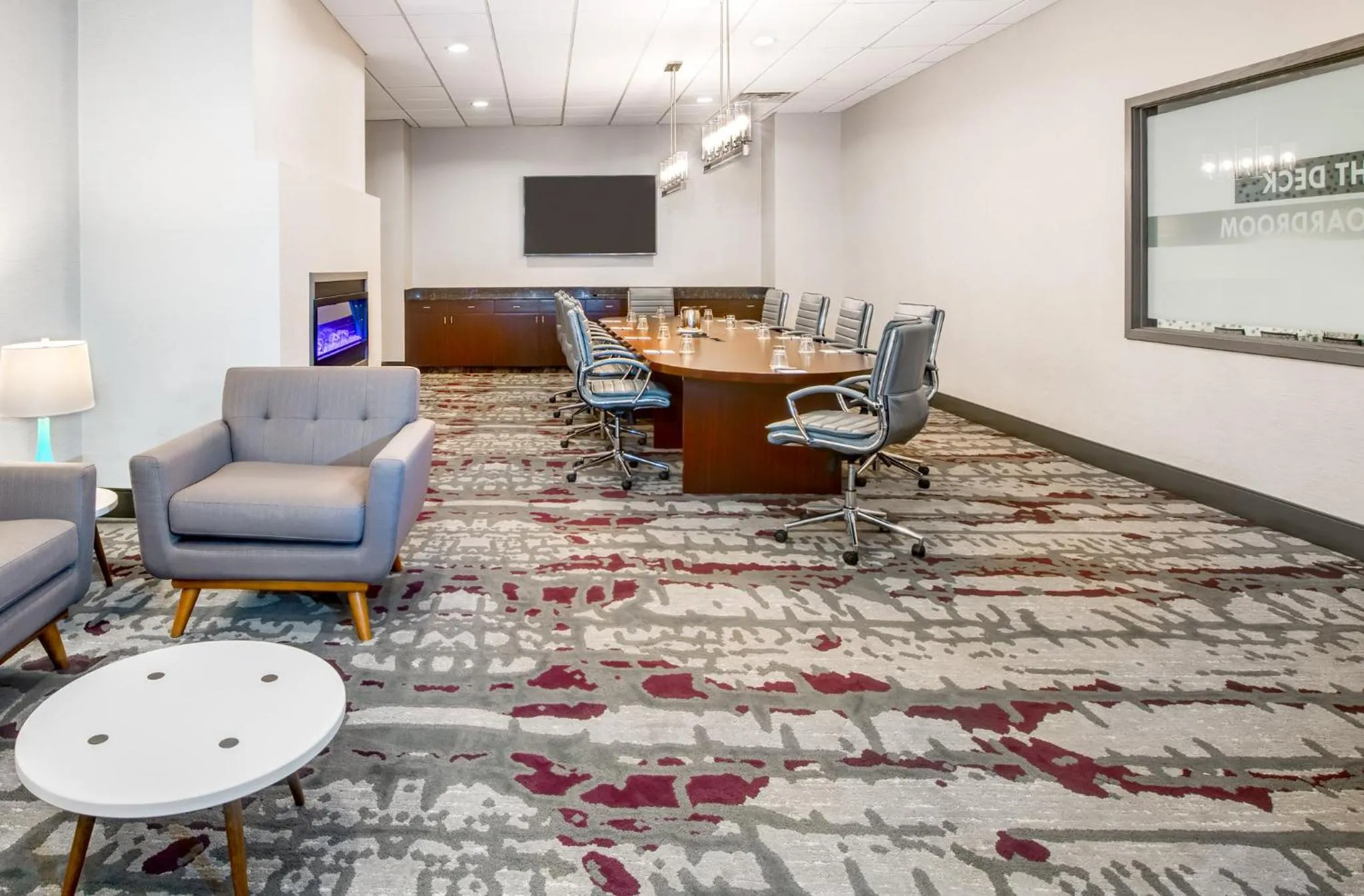 Meeting/conference room in Crowne Plaza Milwaukee Airport by IHG