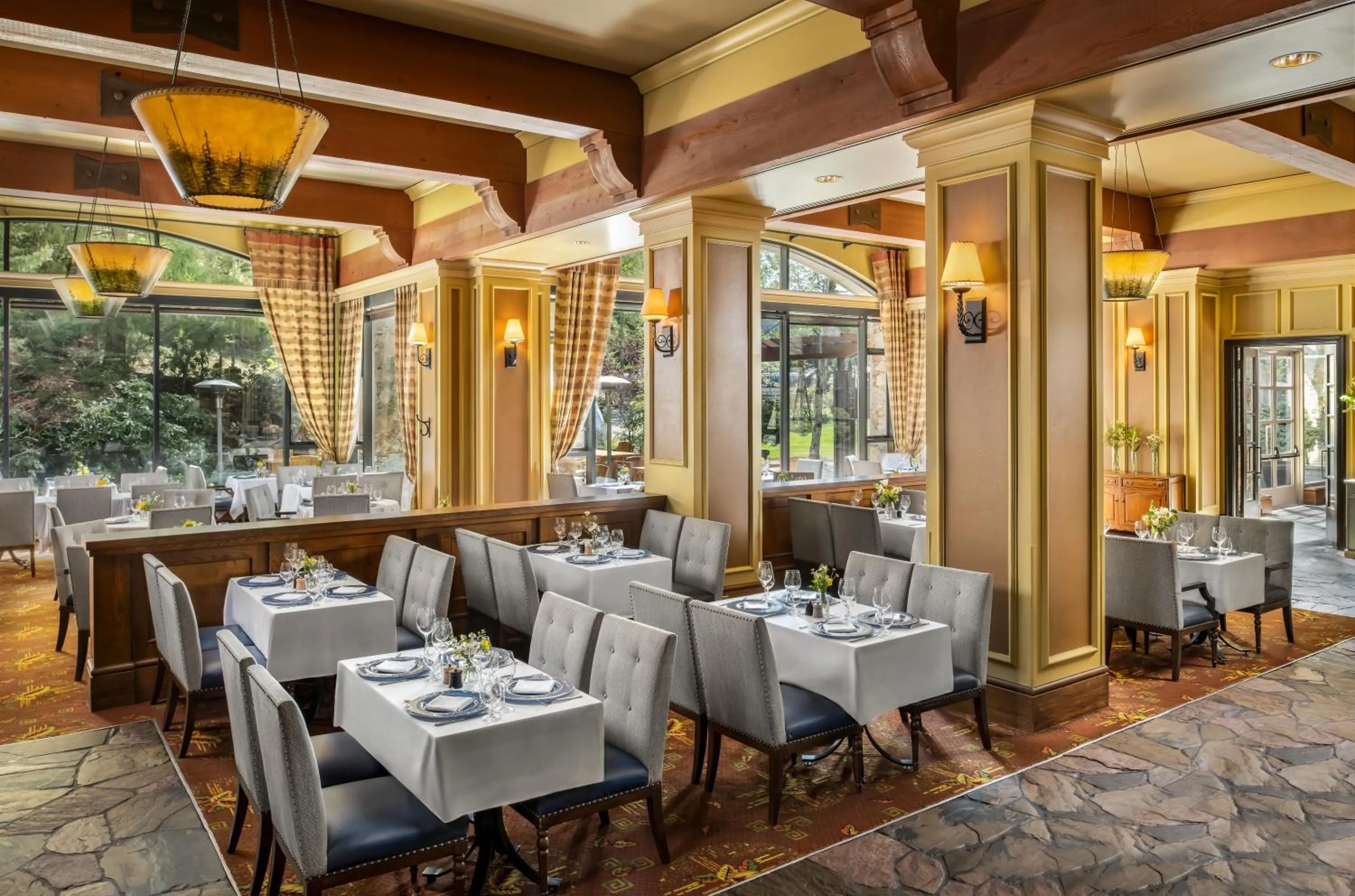 Restaurant/places to eat in Fairmont Chateau Whistler