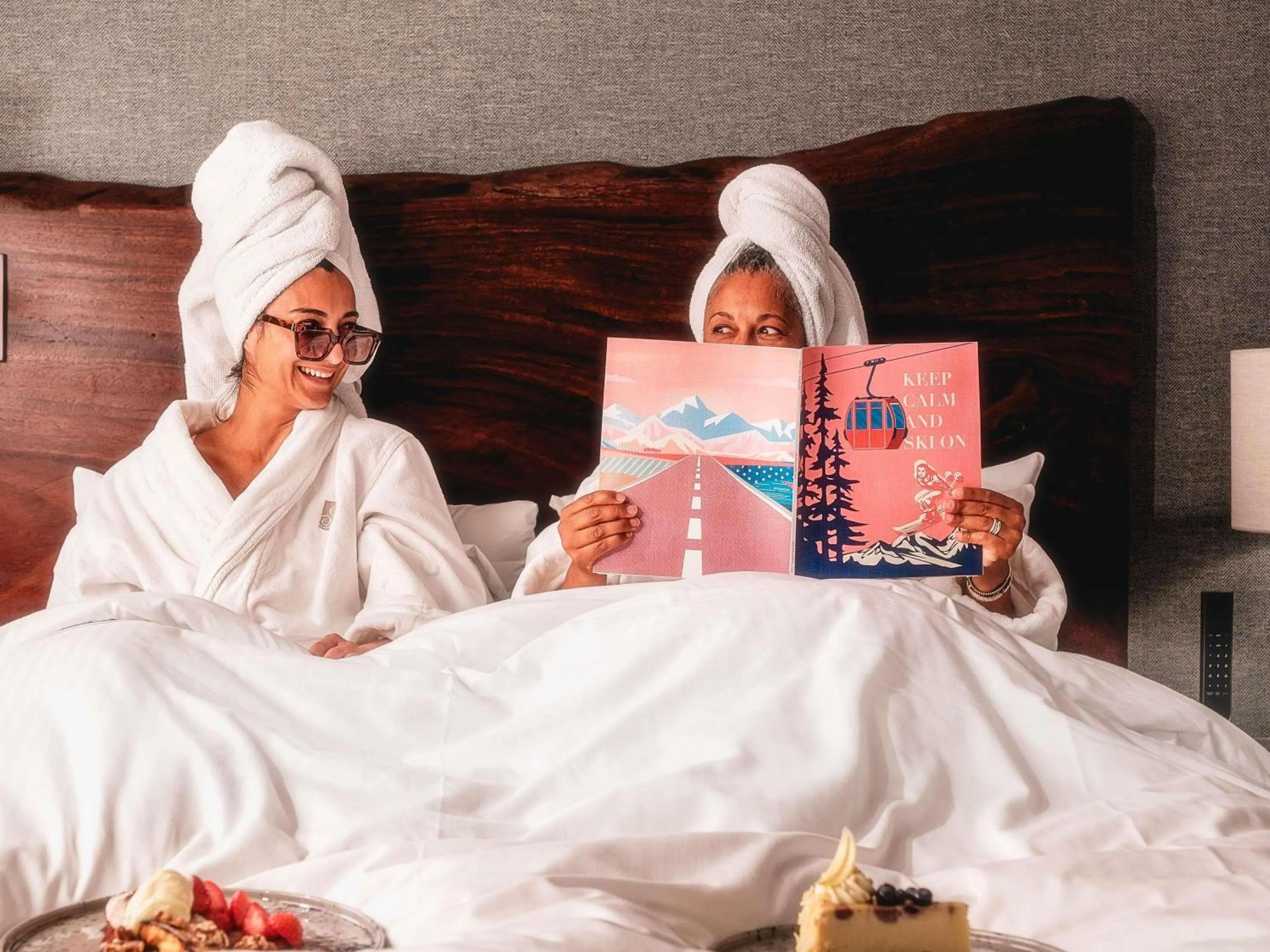 Bedroom, Bed in Fairmont Chateau Whistler