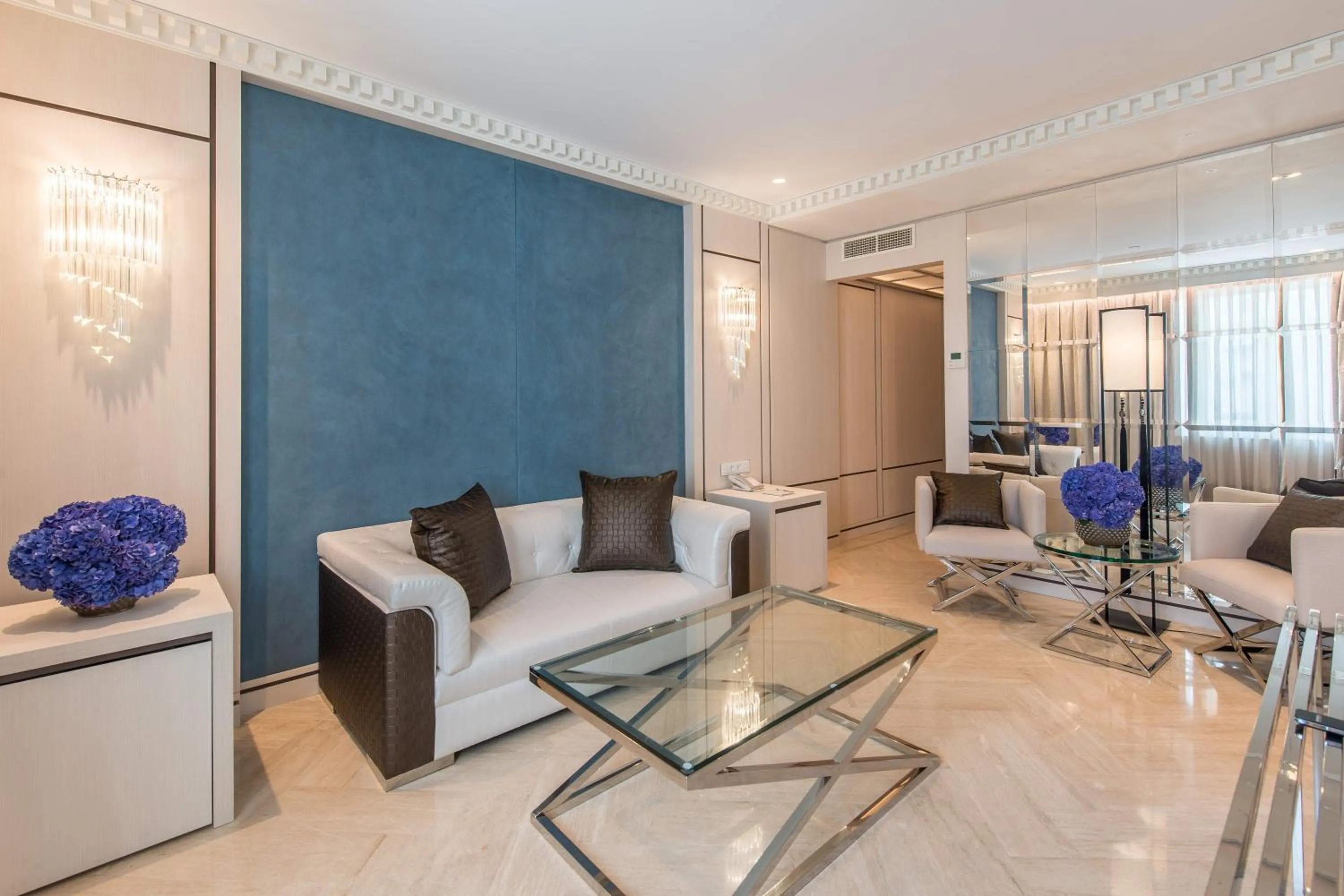 Living room in Gran Hotel Miramar GL