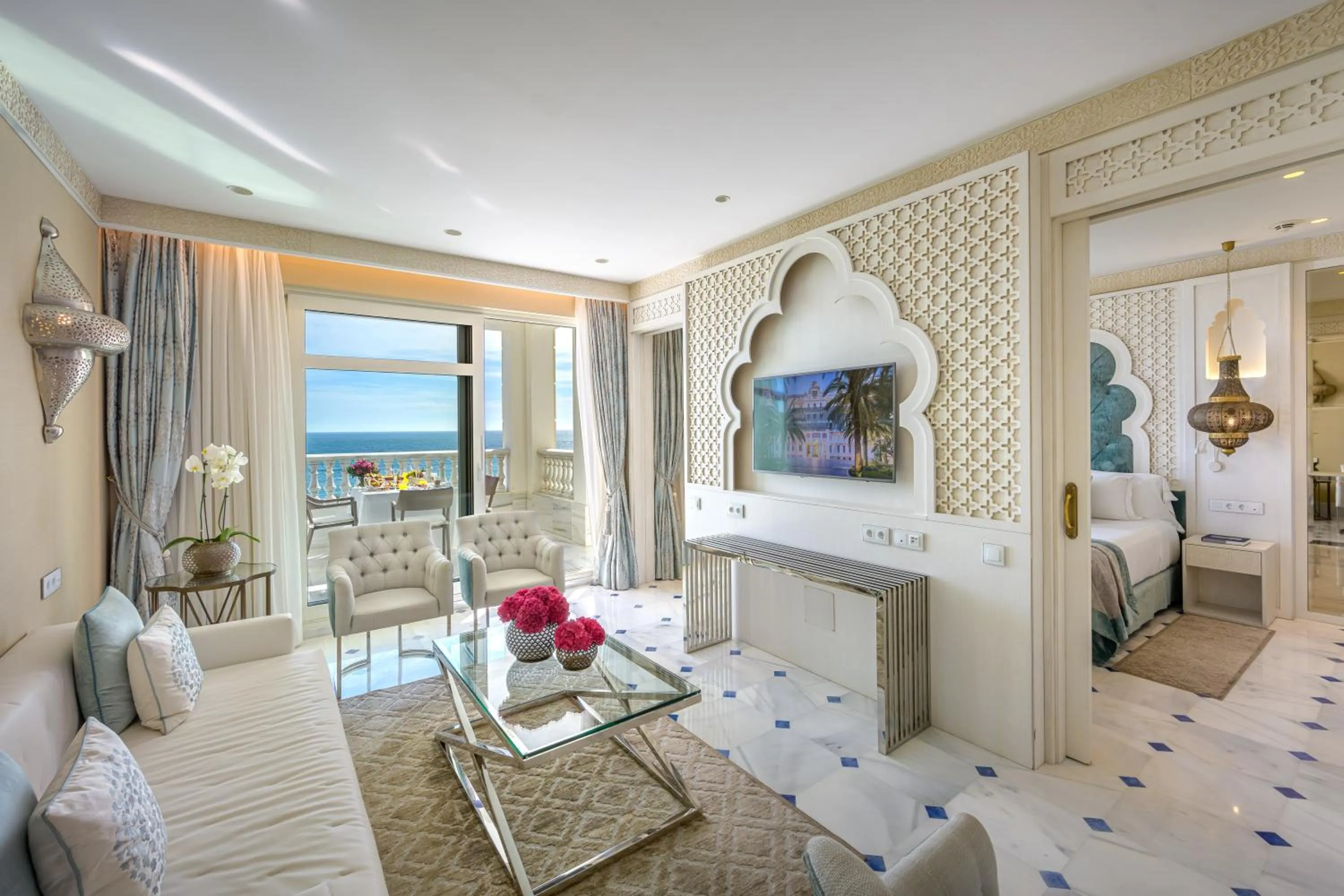 Living room, Bed in Gran Hotel Miramar GL