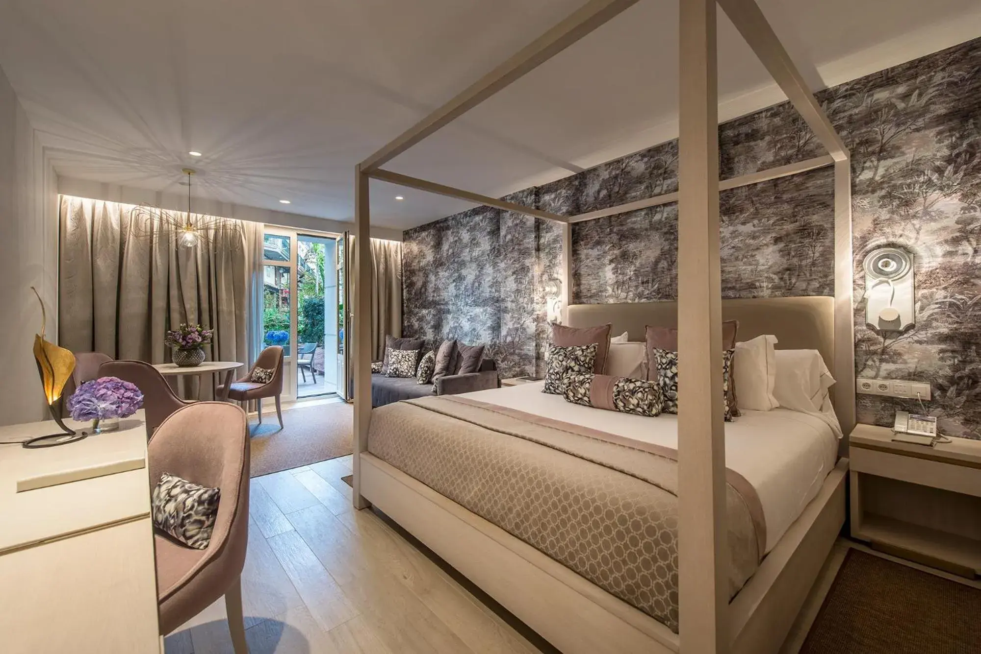 Deluxe Double Room (2 Adults + 1 Child) in Gran Hotel Miramar GL Deluxe Double Room (2 Adults + 1 Child) in Gran Hotel Miramar GL