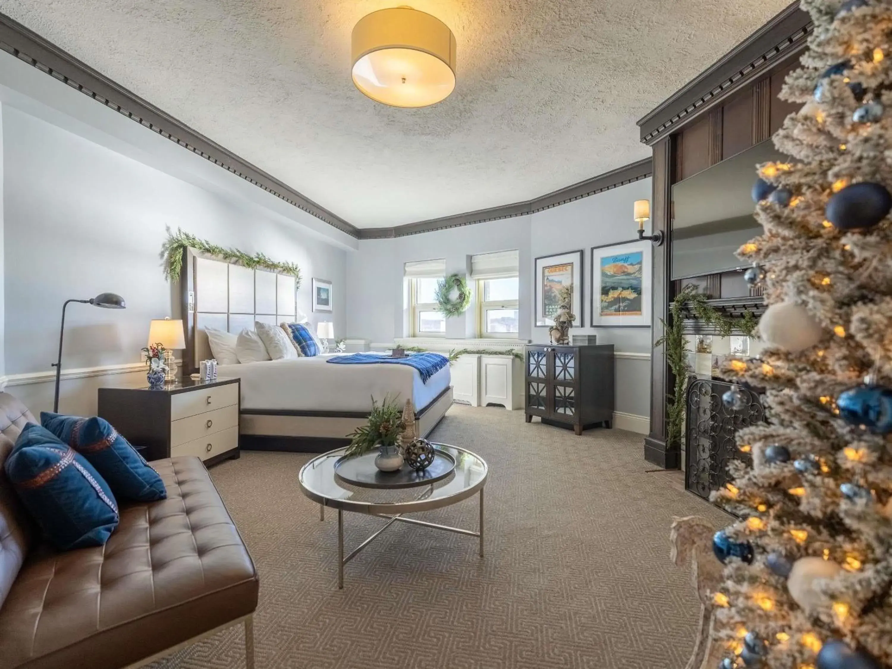 Suite Van Horne One Bedroom Suite with River View in Fairmont Le Chateau Frontenac Suite Van Horne One Bedroom Suite with River View in Fairmont Le Chateau Frontenac