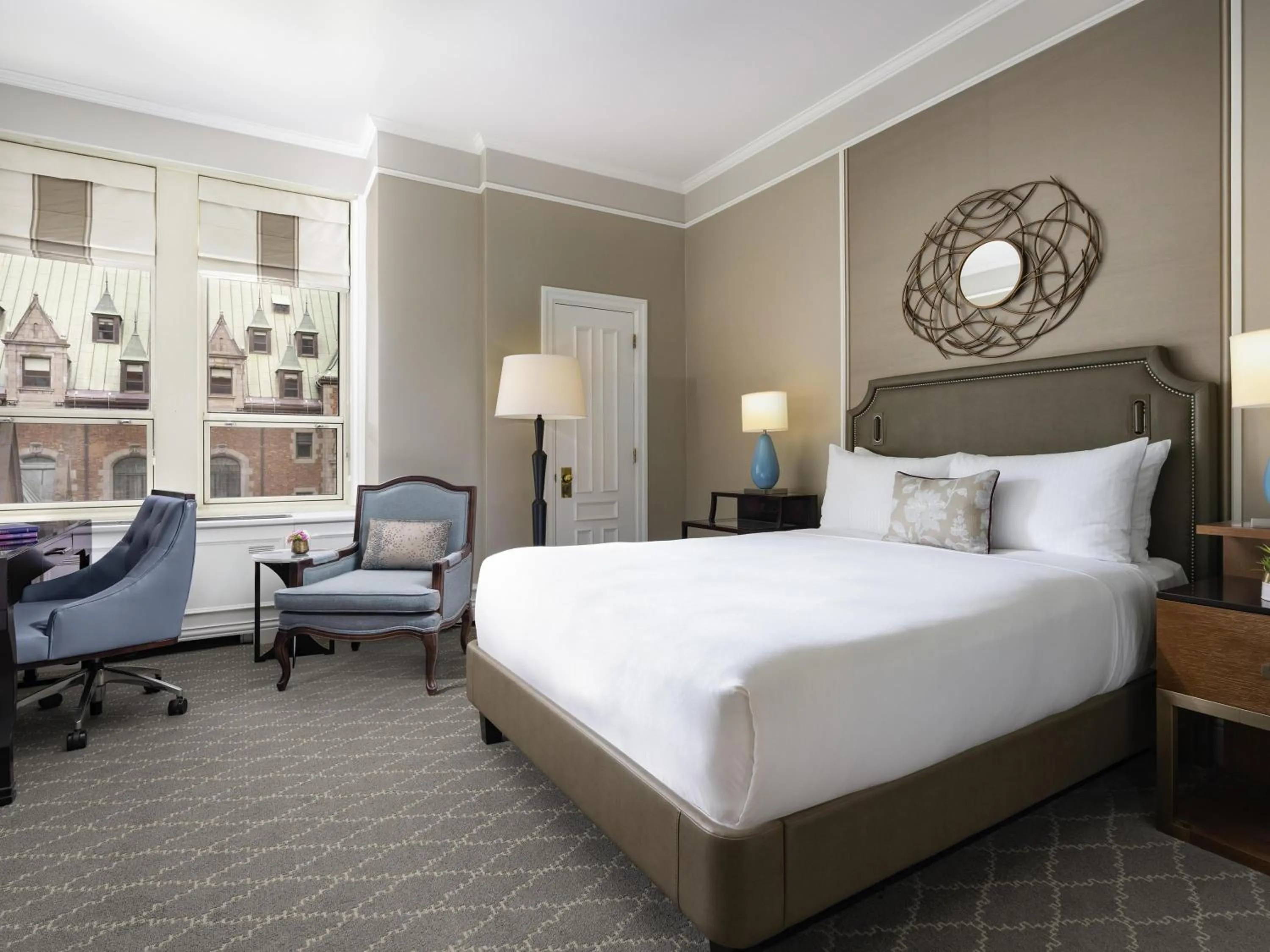 Bedroom, Bed in Fairmont Le Chateau Frontenac