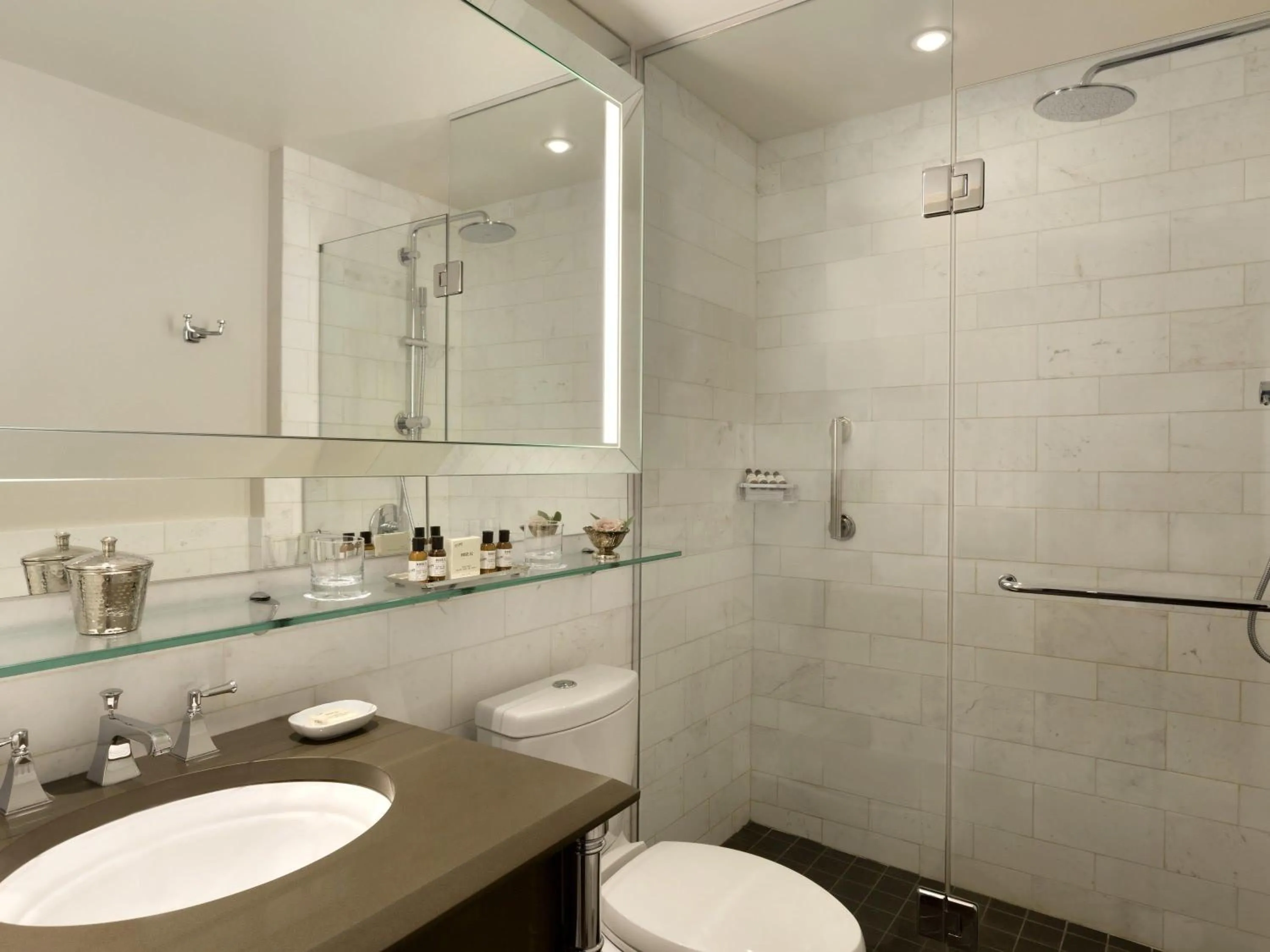 Bedroom in Fairmont Le Chateau Frontenac