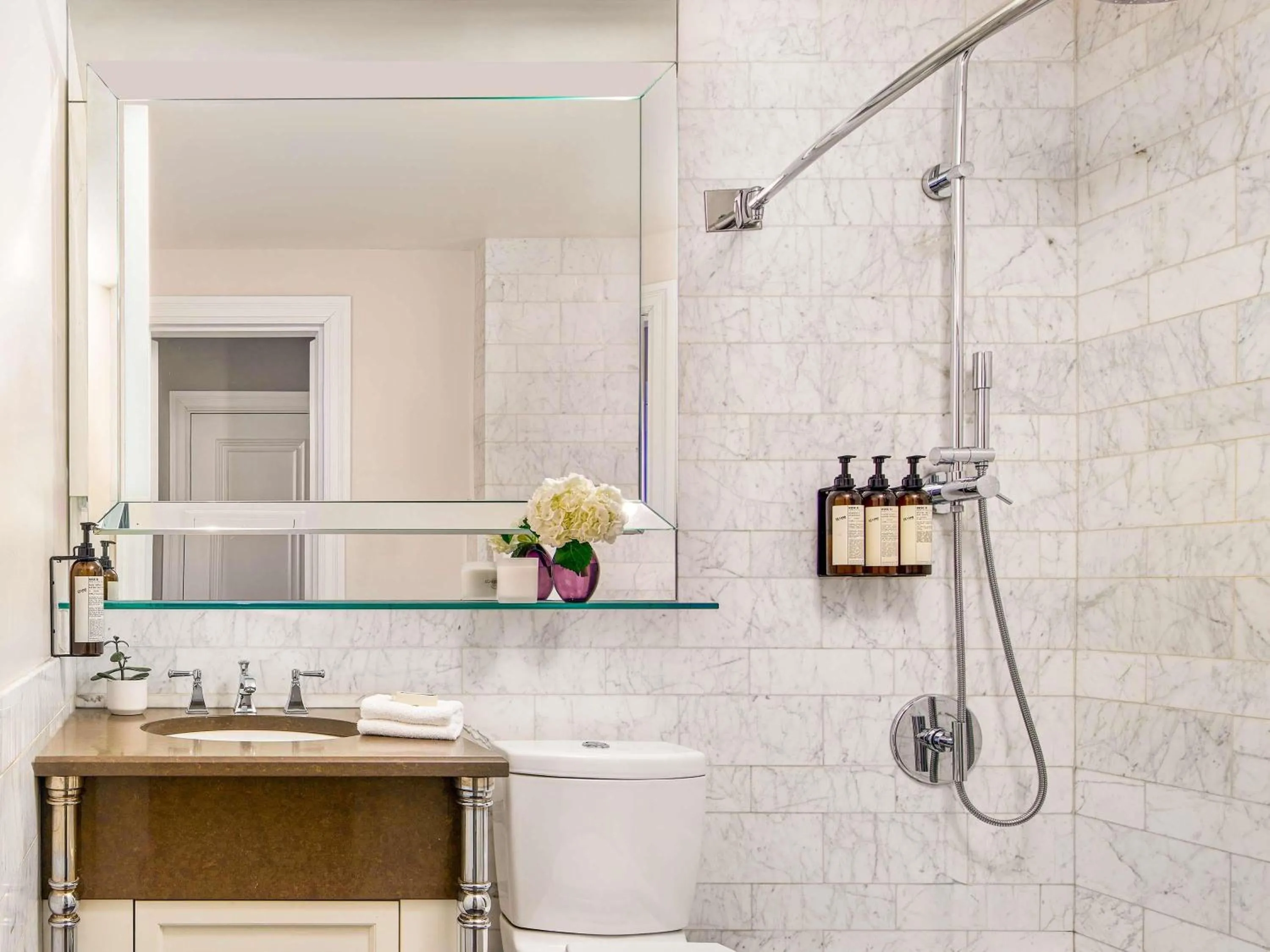 Bedroom in Fairmont Le Chateau Frontenac