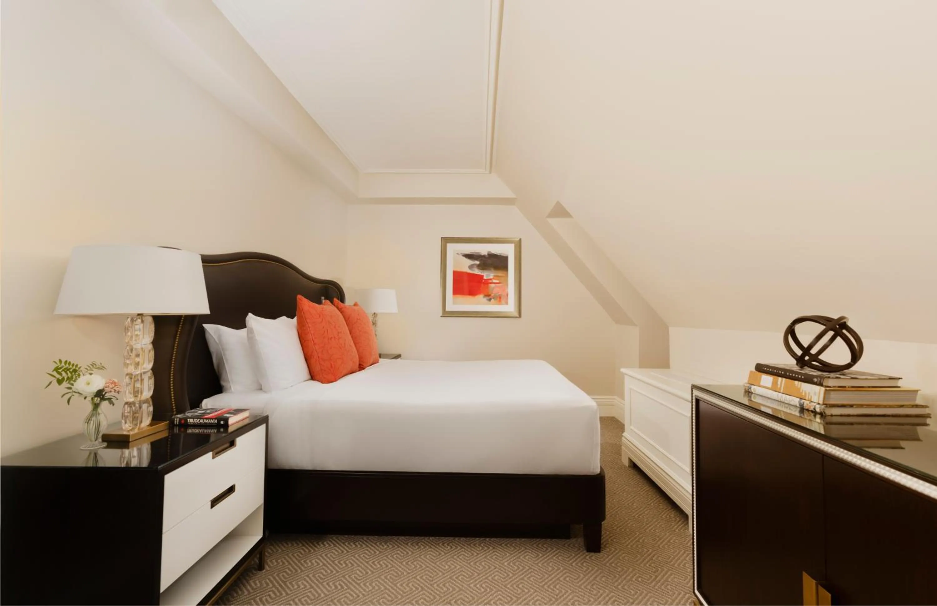 Bedroom, Bed in Fairmont Le Chateau Frontenac