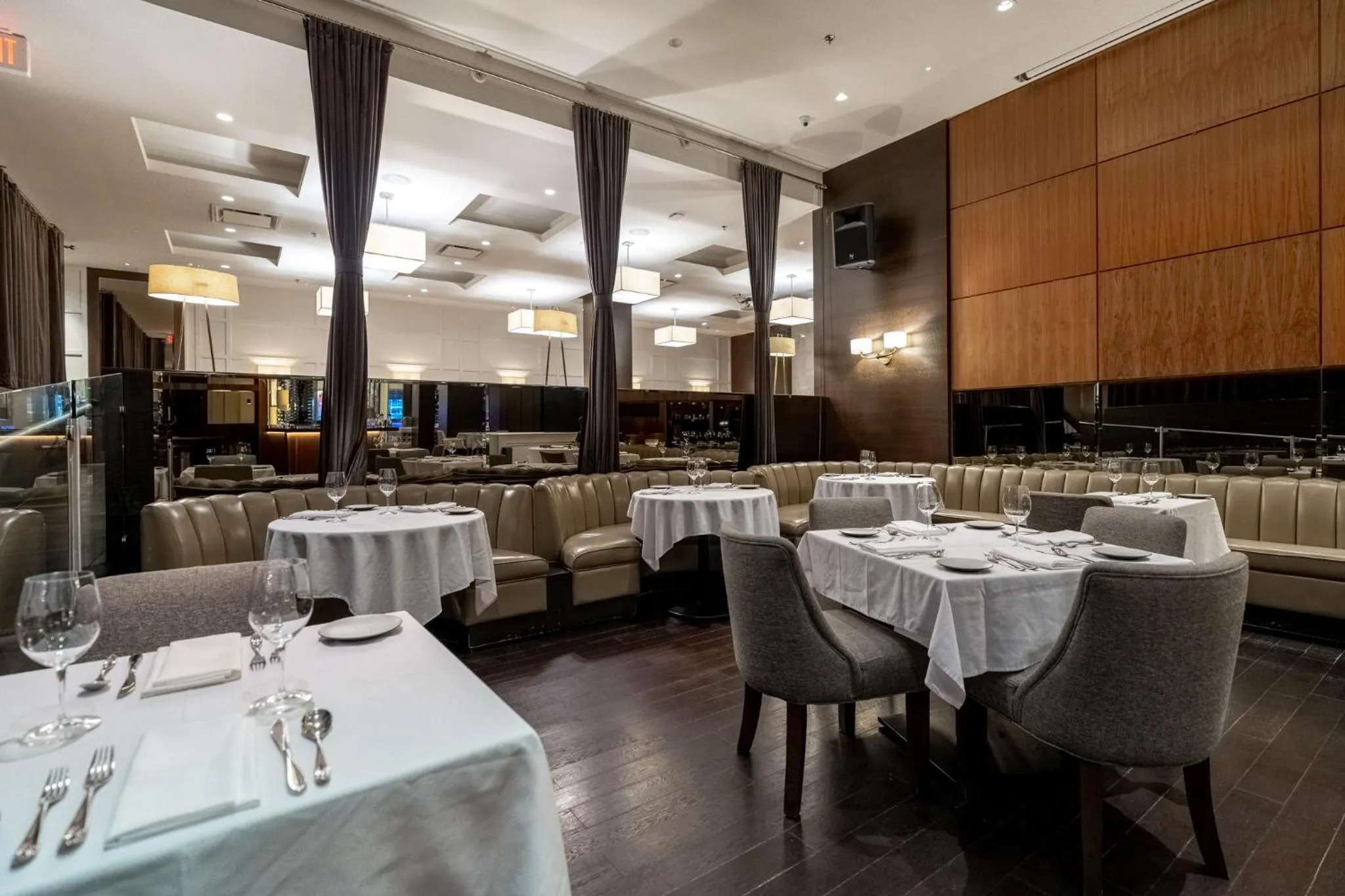 Restaurant/places to eat in Century Plaza Hotel