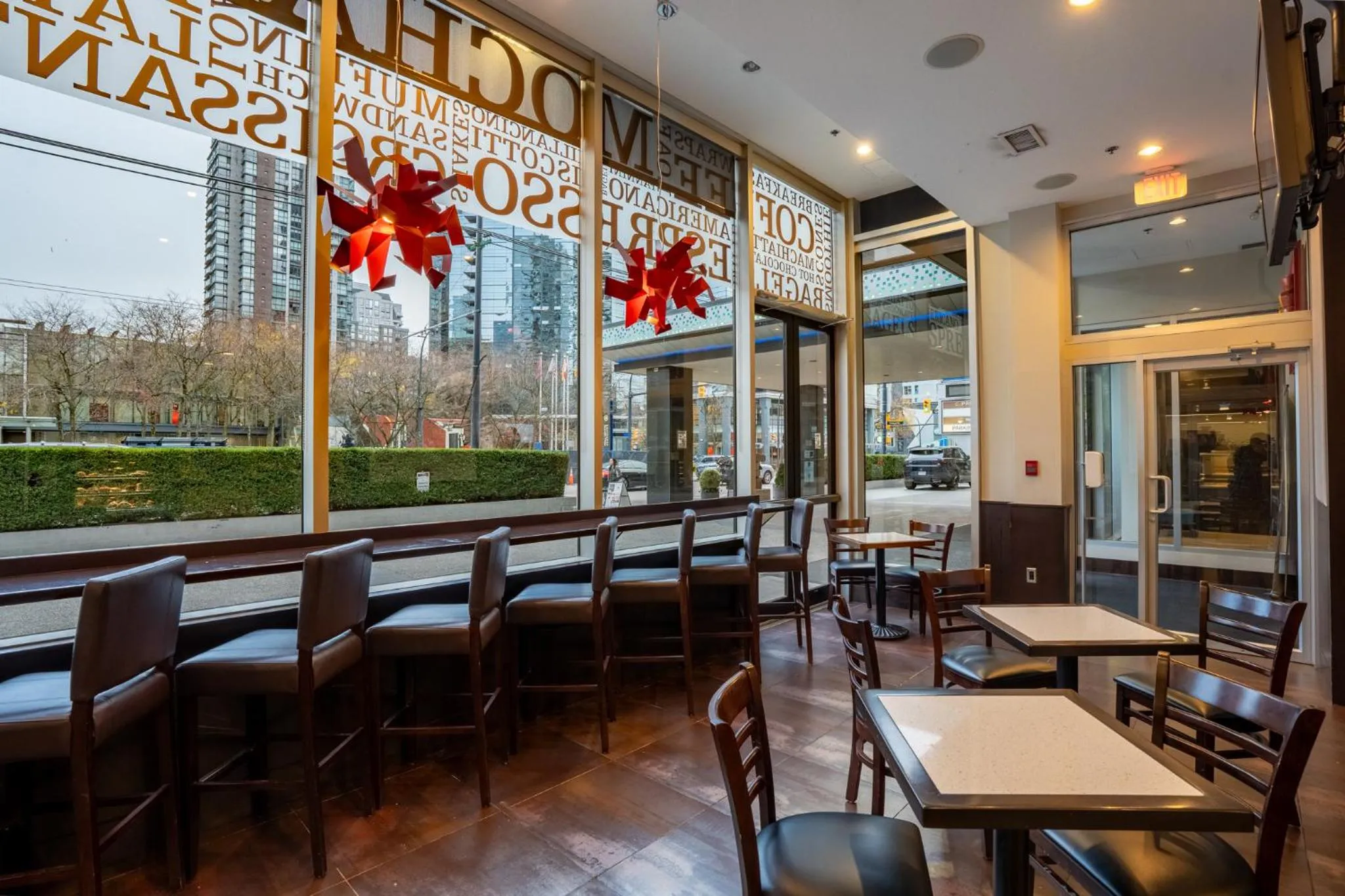 Restaurant/places to eat in Century Plaza Hotel