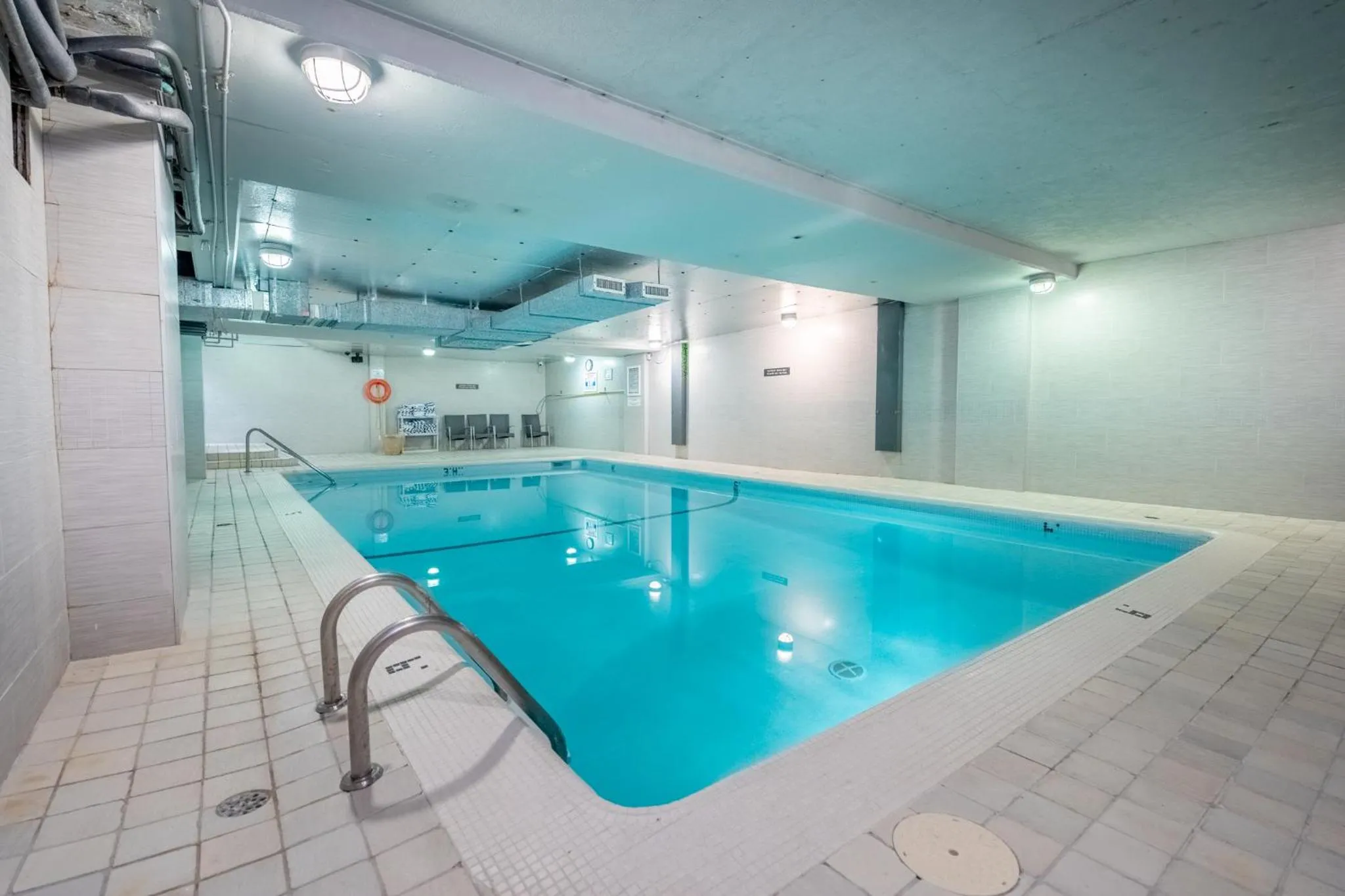 Fitness centre/facilities in Century Plaza Hotel