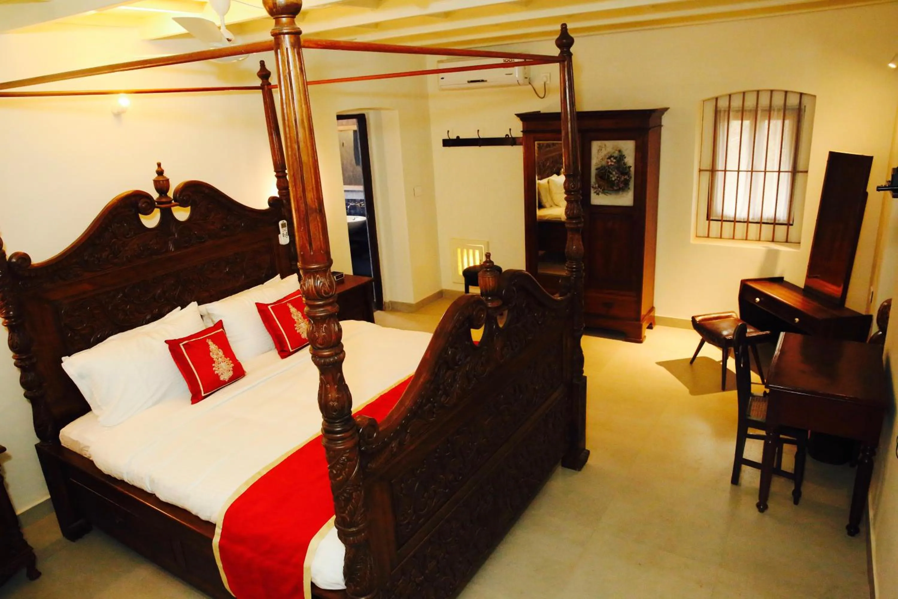 Bedroom, Bed in Lar Amorosa Boutique Hotel - Goa