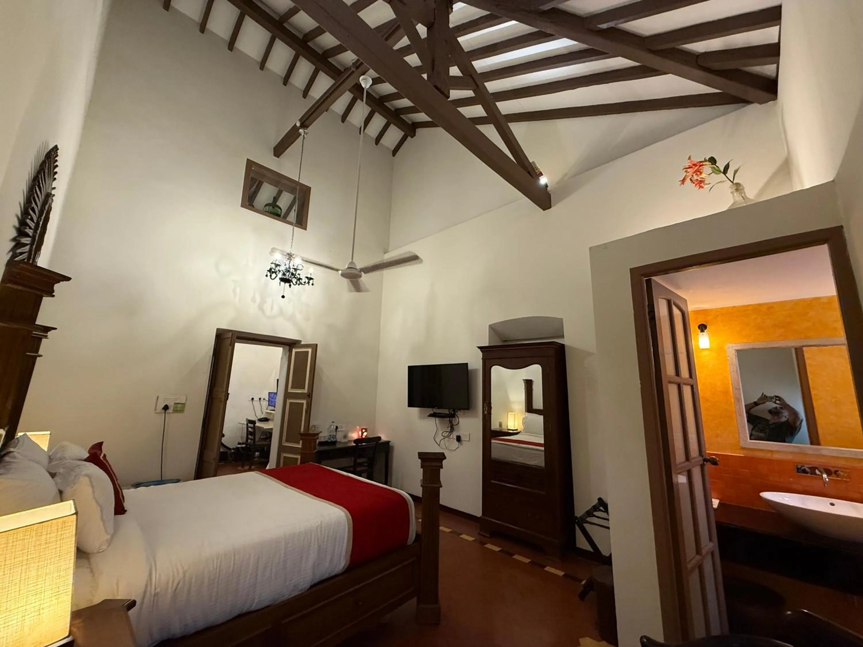 Bedroom, Bed in Lar Amorosa Boutique Hotel - Goa