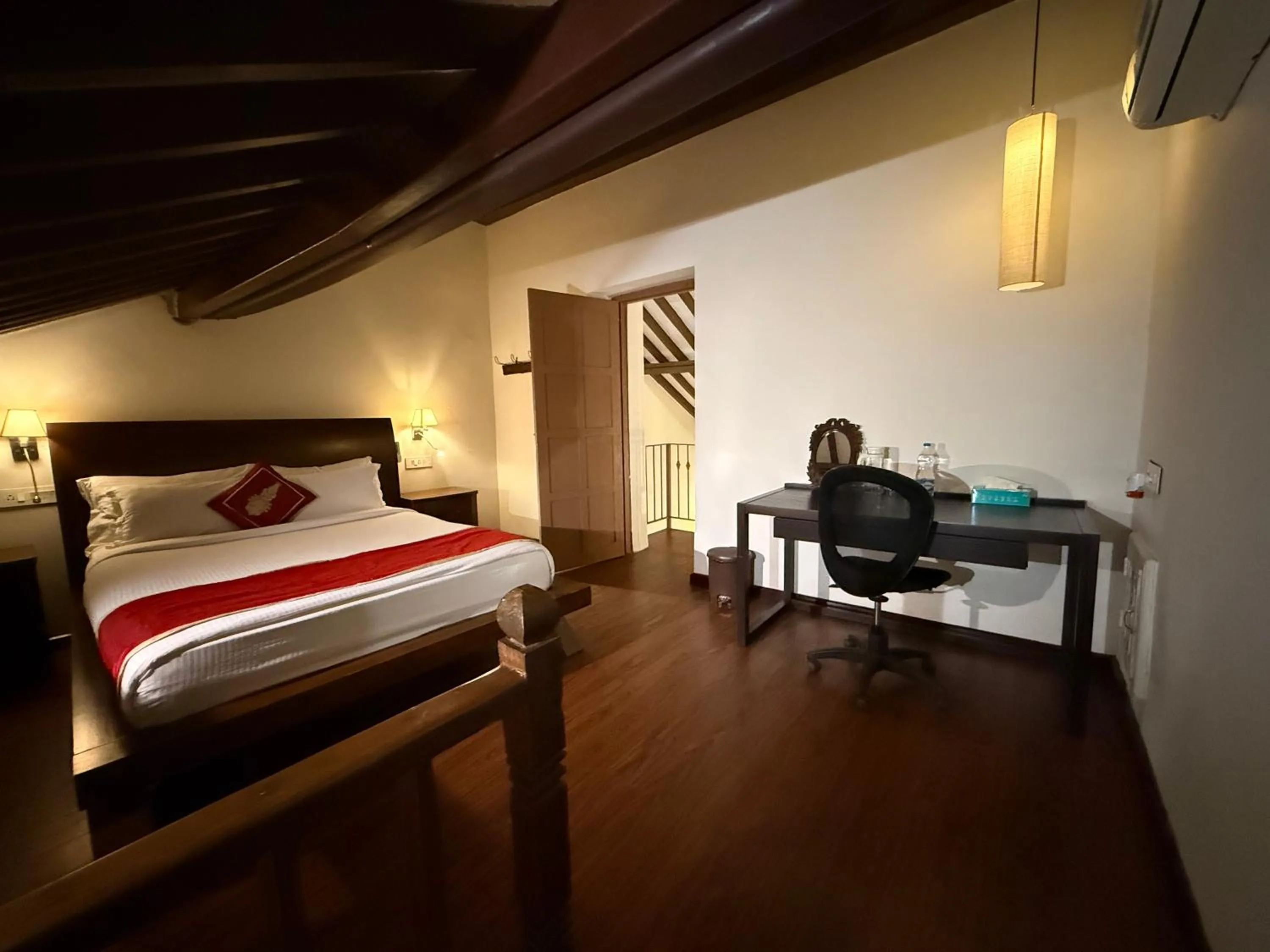 Bedroom, Bed in Lar Amorosa Boutique Hotel - Goa
