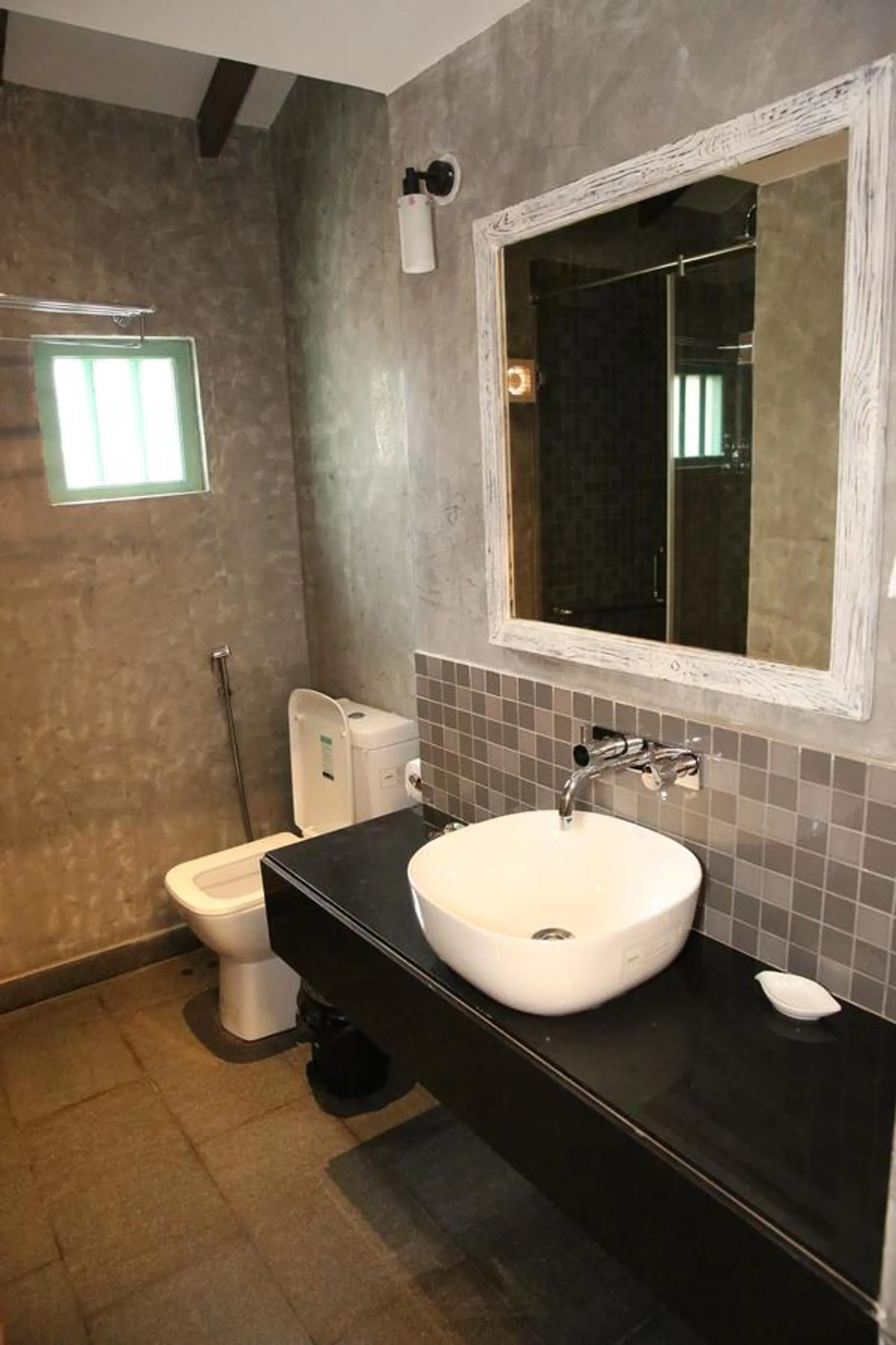 Bathroom in Lar Amorosa Boutique Hotel - Goa