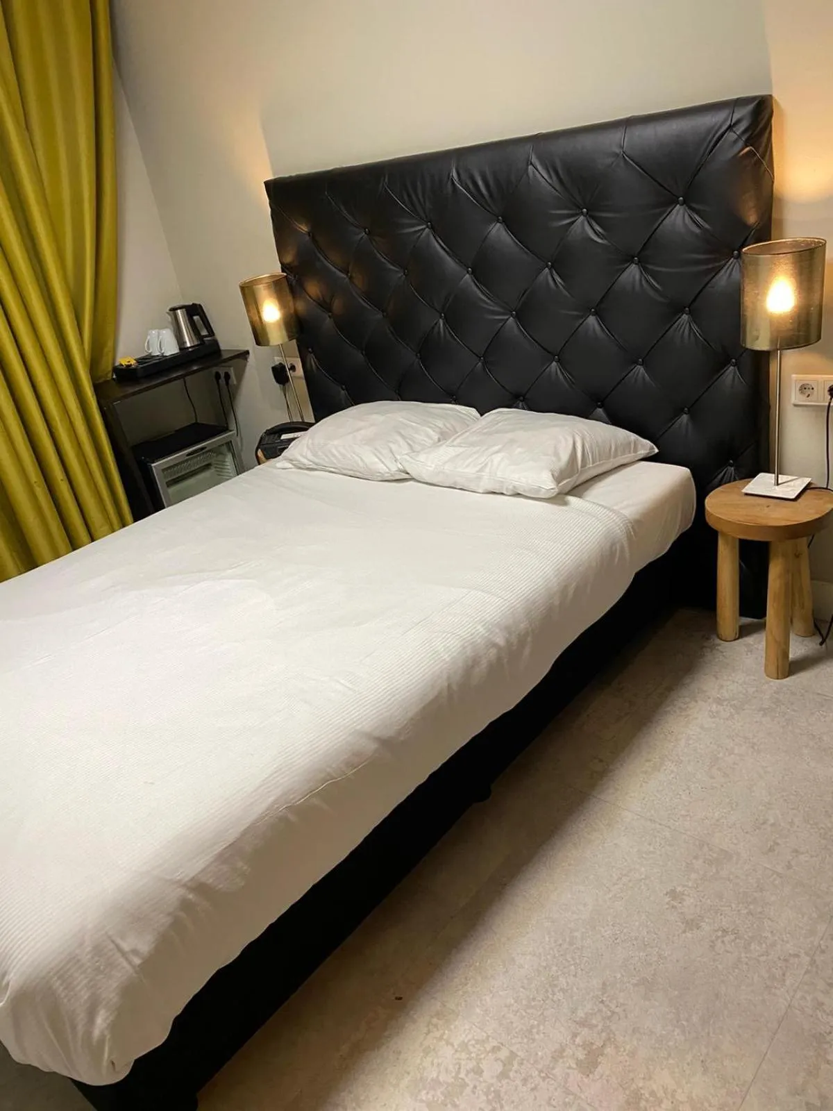 Bedroom, Bed in Camp-Inn Hotel