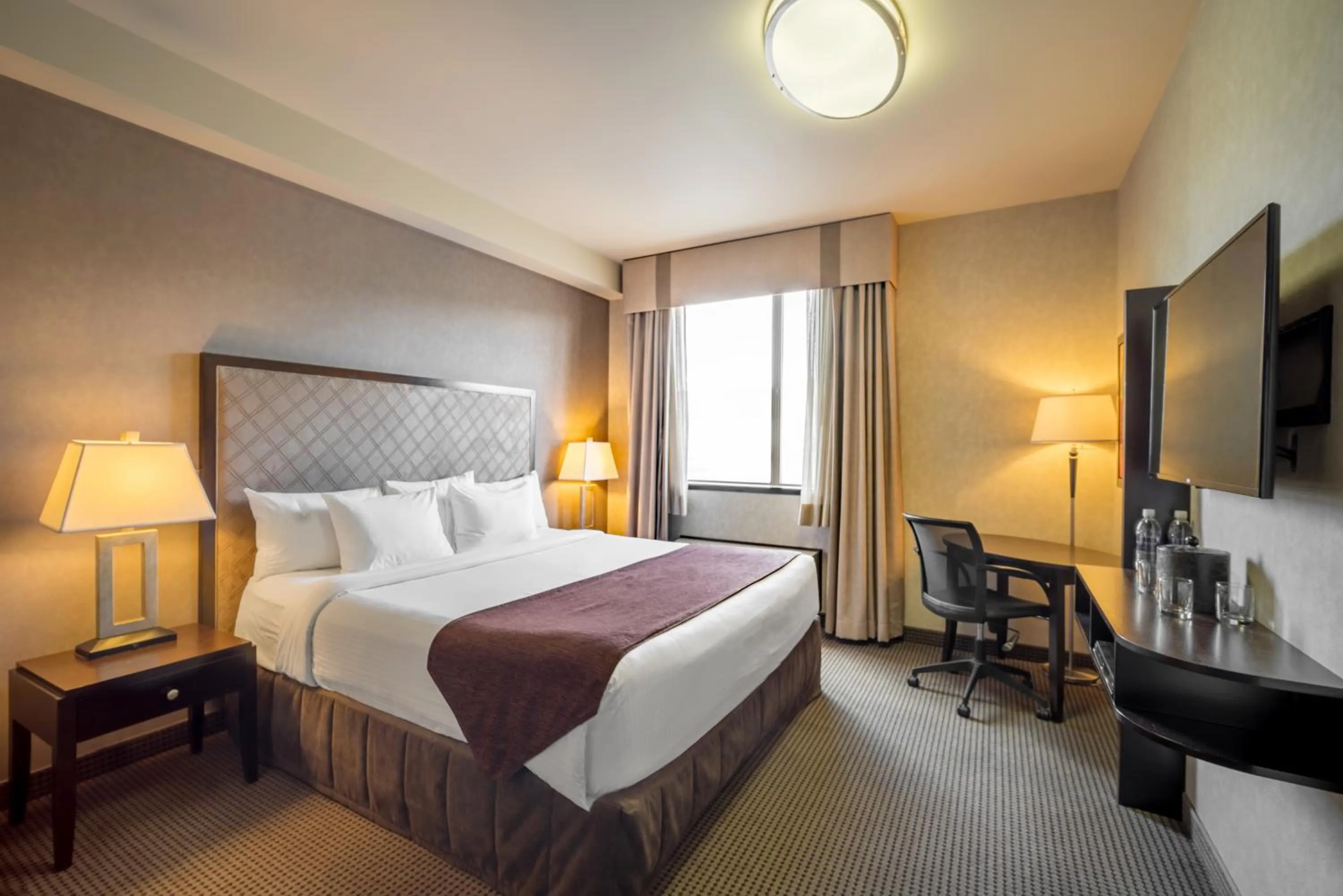 Bedroom, Bed in Acclaim Hotel by CLIQUE