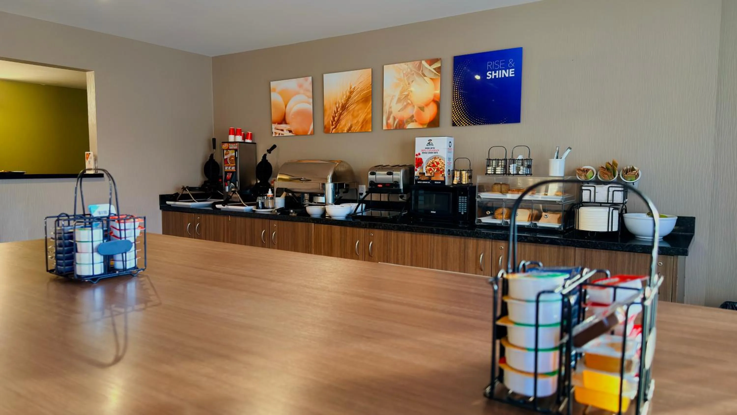 Buffet breakfast in Comfort Inn