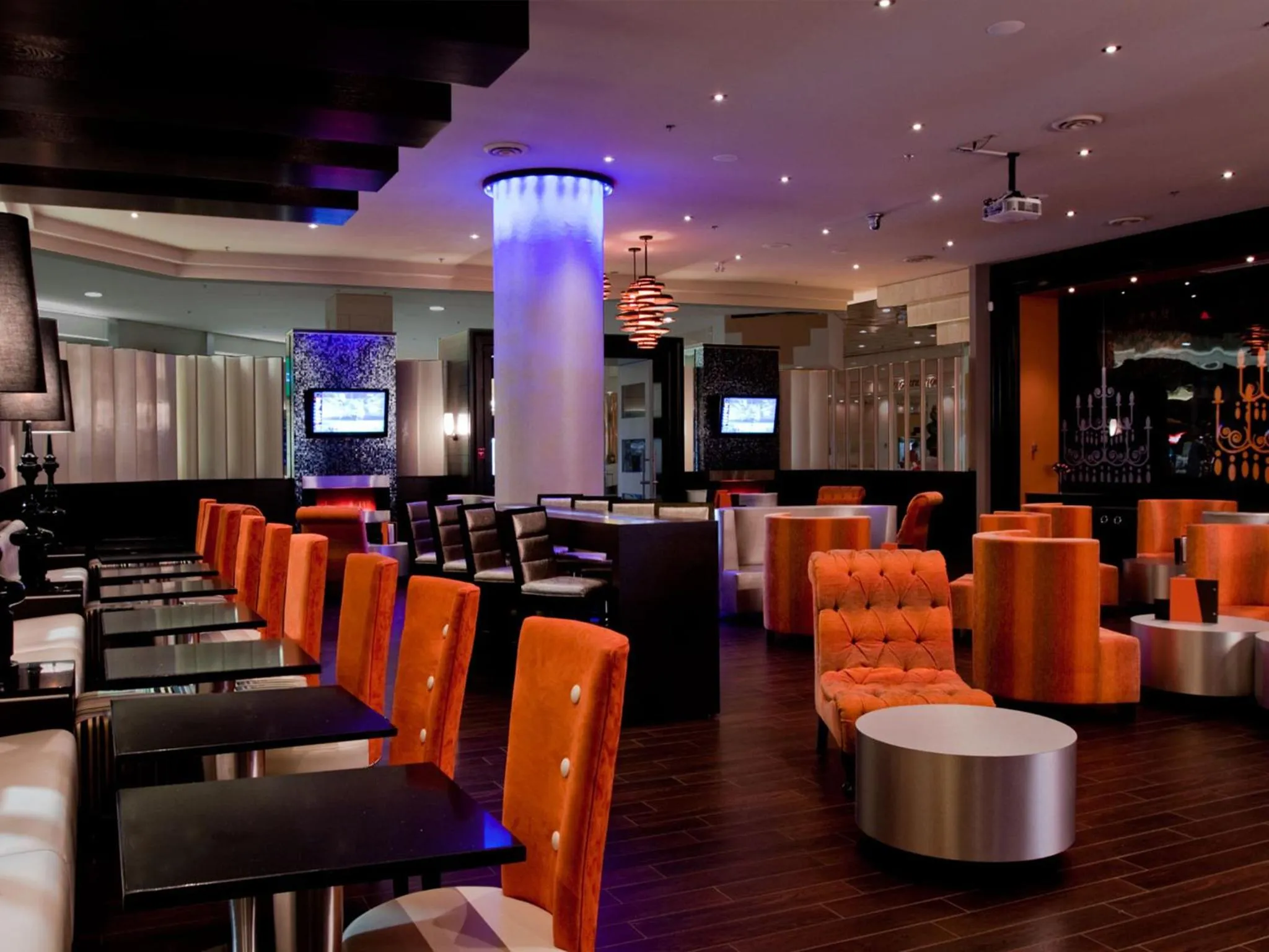 Lounge or bar in Fantasyland Hotel