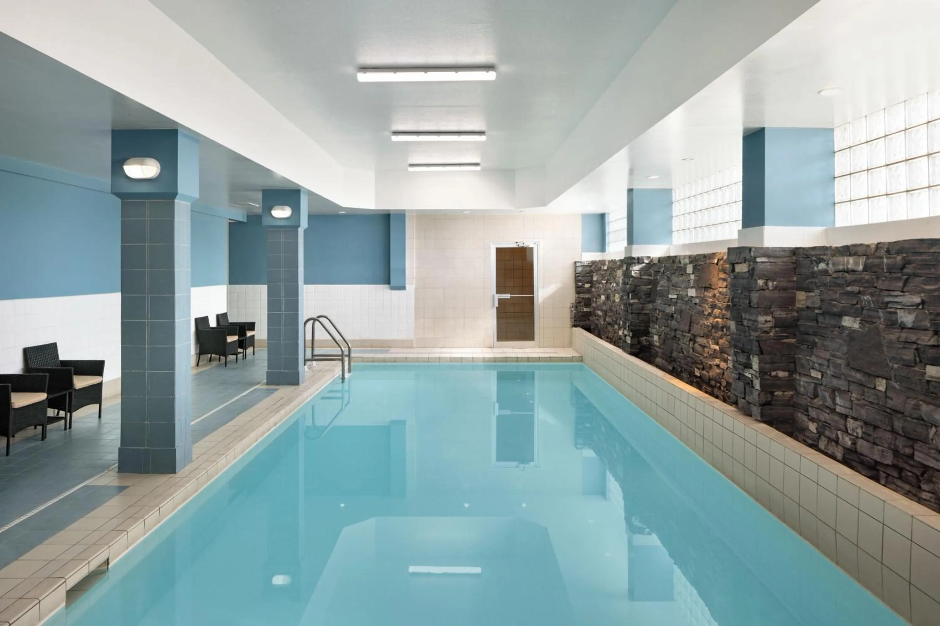 Swimming pool in Four Points by Sheraton Edmonton South