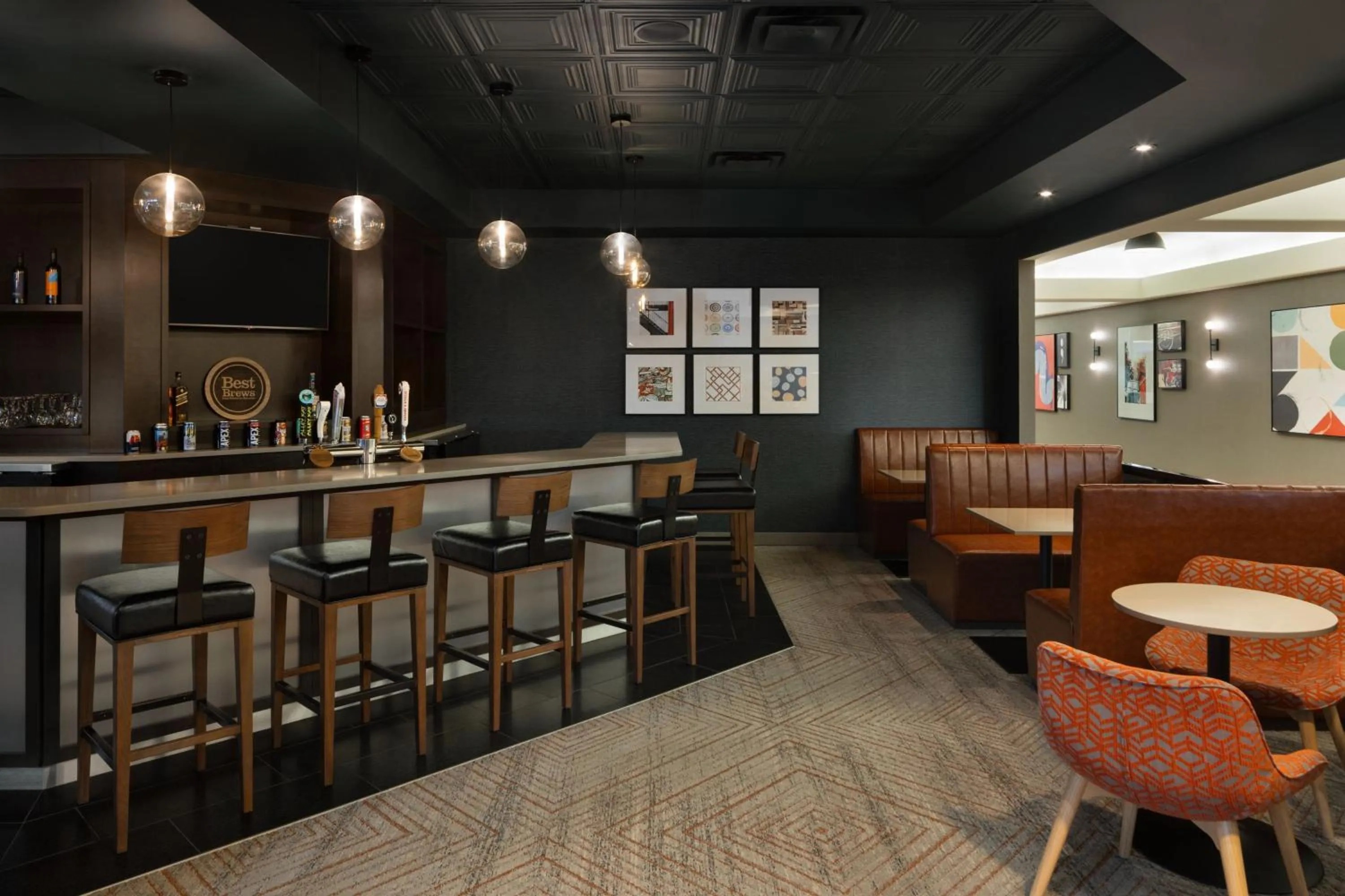 Lounge or bar in Four Points by Sheraton Edmonton South